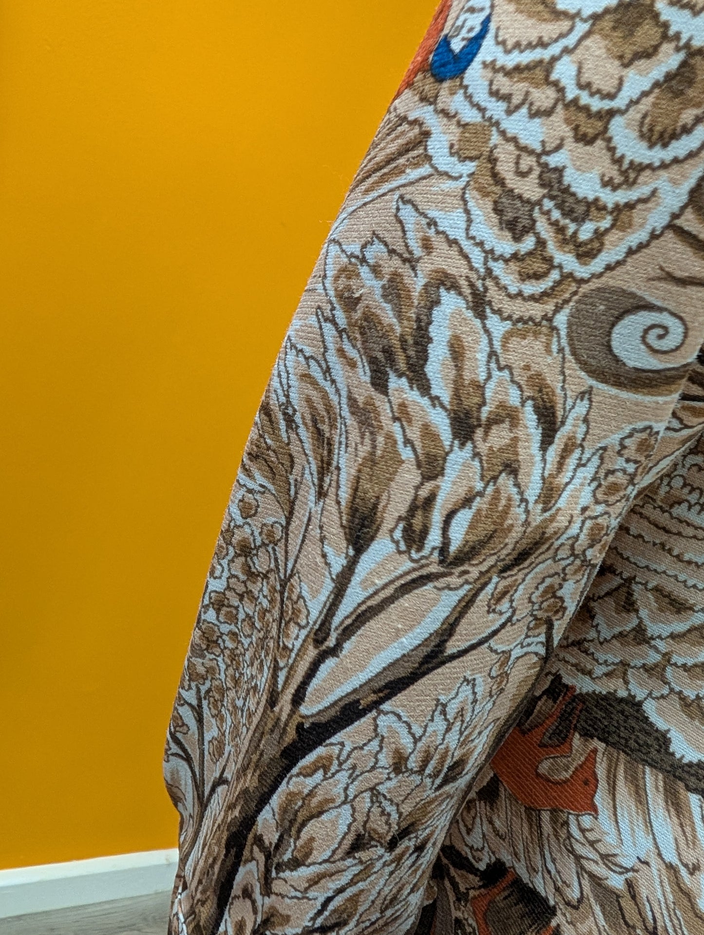 1970s Cellini novelty print dagger collar shirt