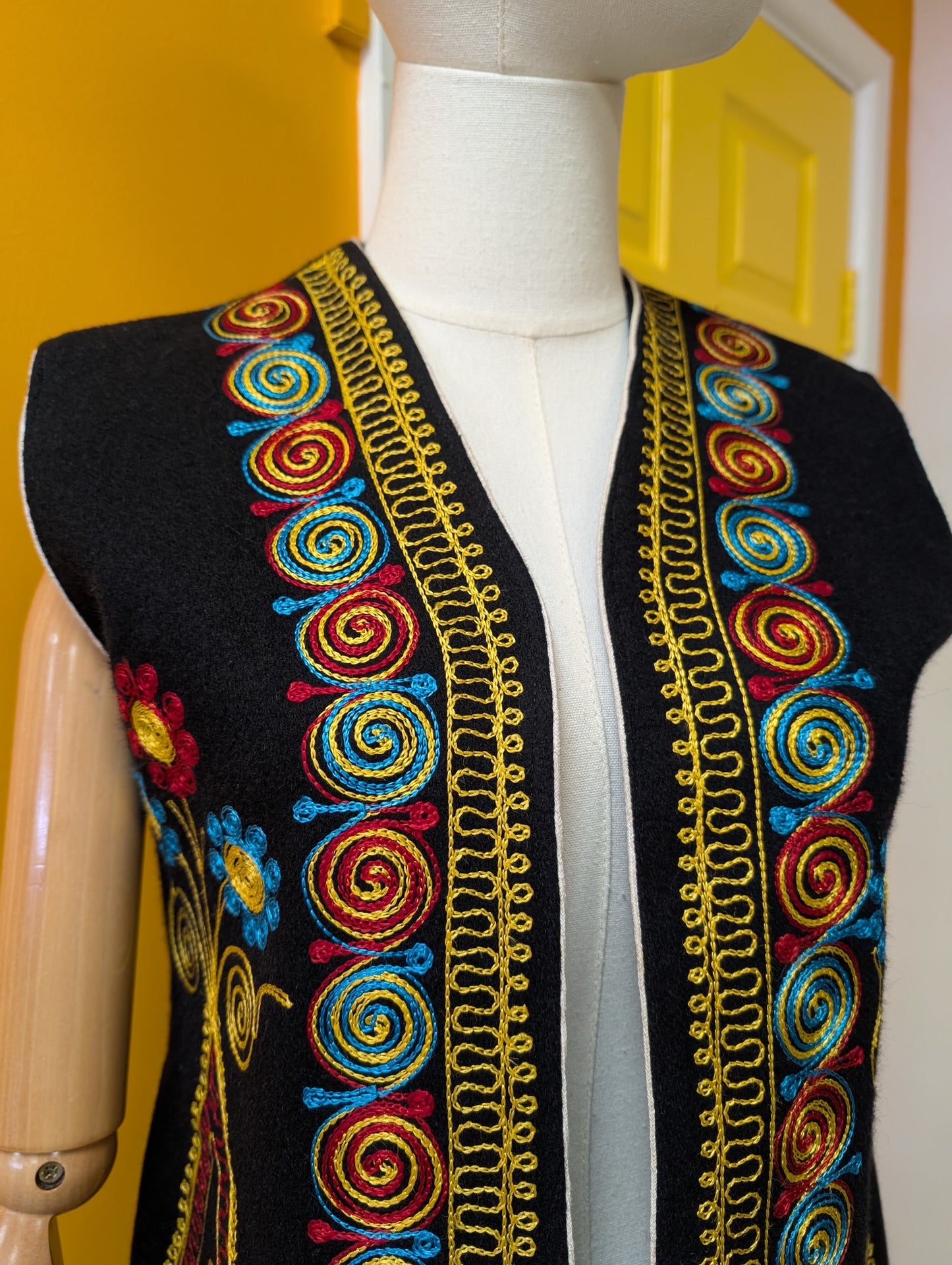 Embroidered wool waistcoat - S