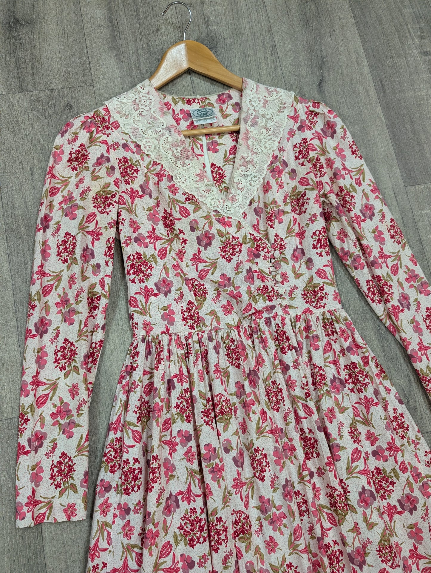 1980s Laura Ashley pink floral lace collar dress