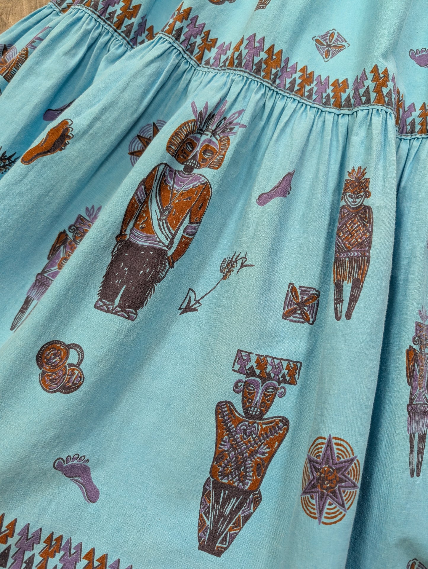 1950s blue cotton tiered novelty tribal print skirt - 23"/24" waist