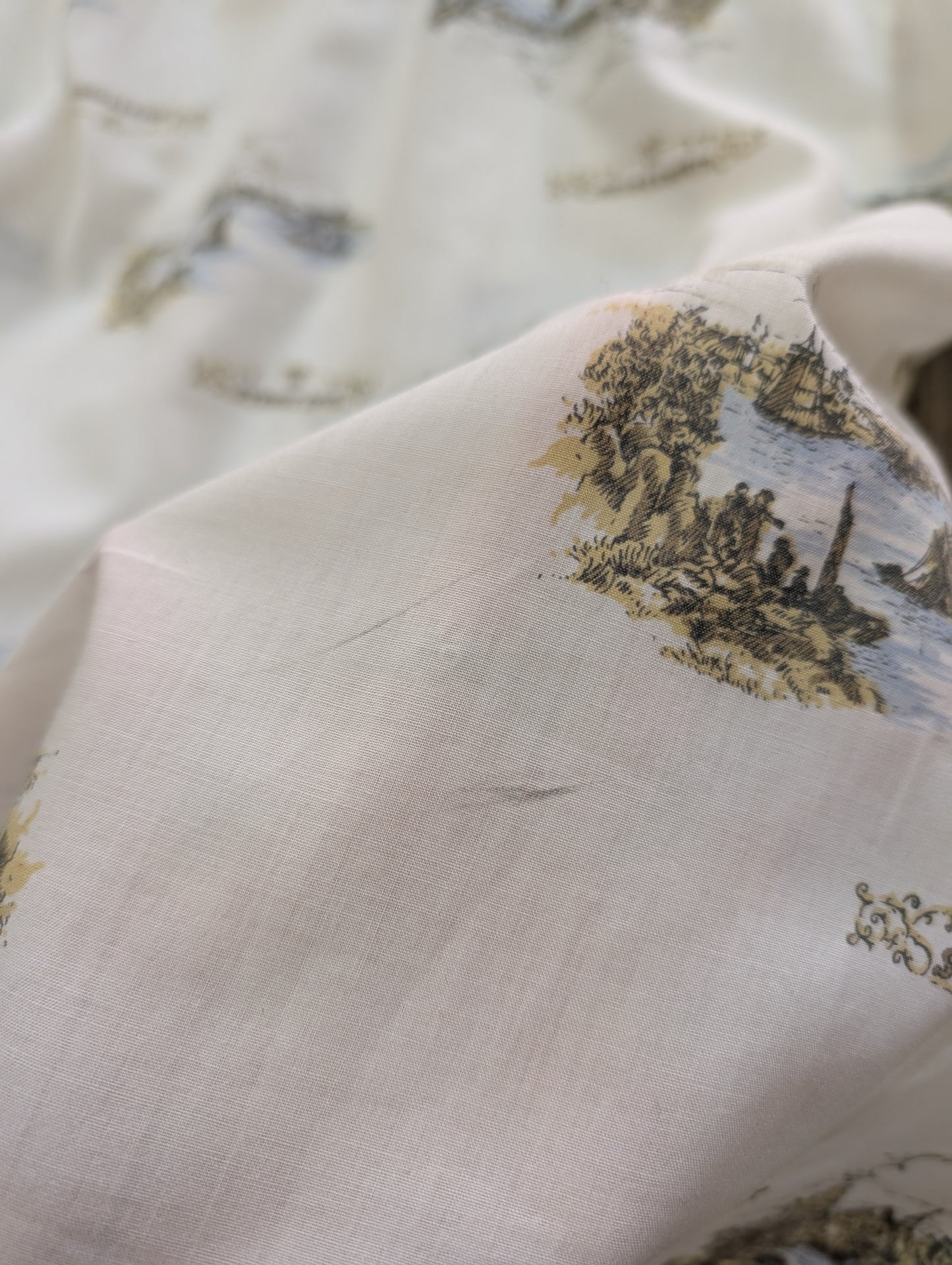 1970s Dickens novelty print dagger collar shirt