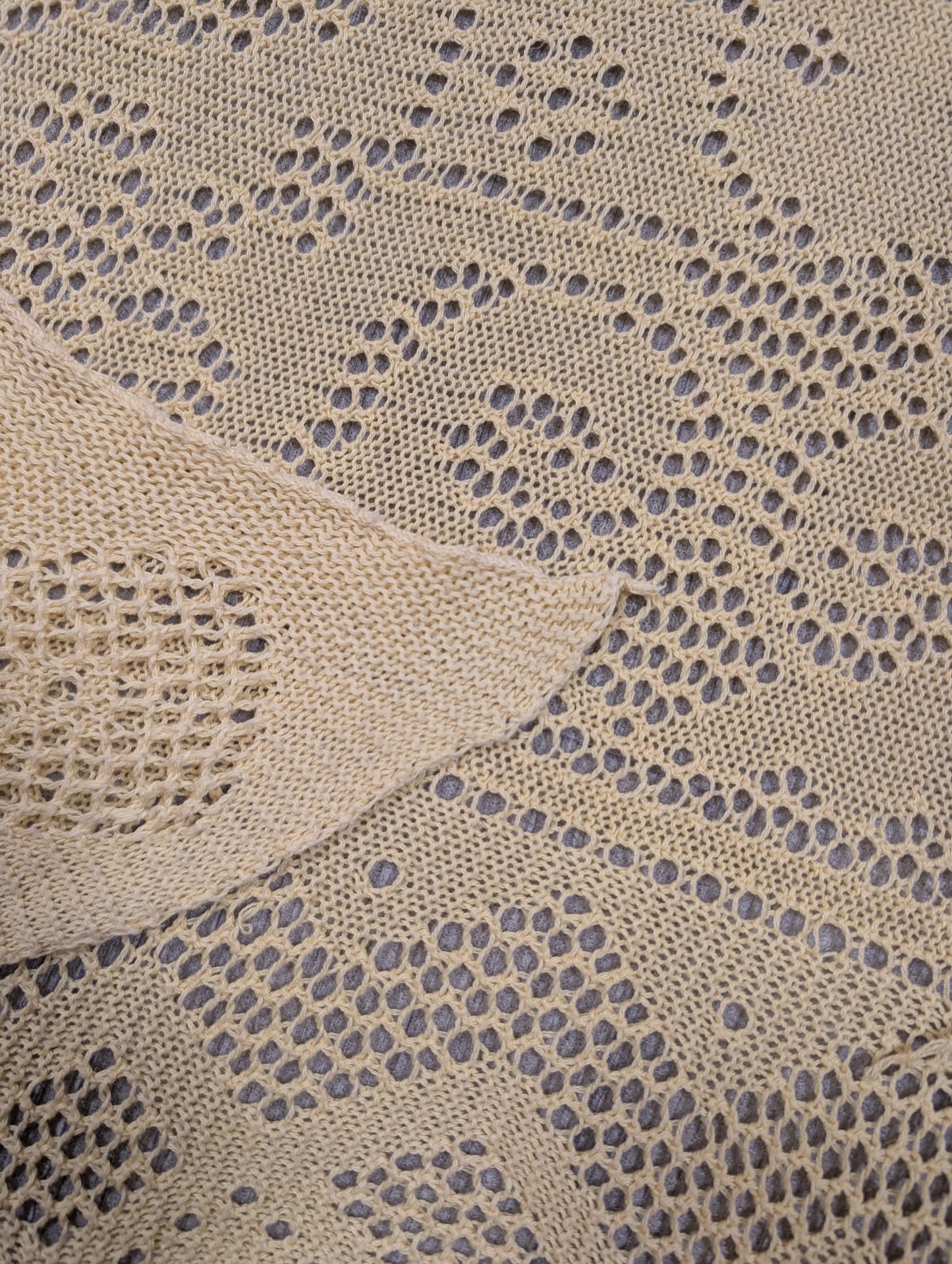80s/90s unlabelled Laura Ashley yellow cotton shawl/scarf