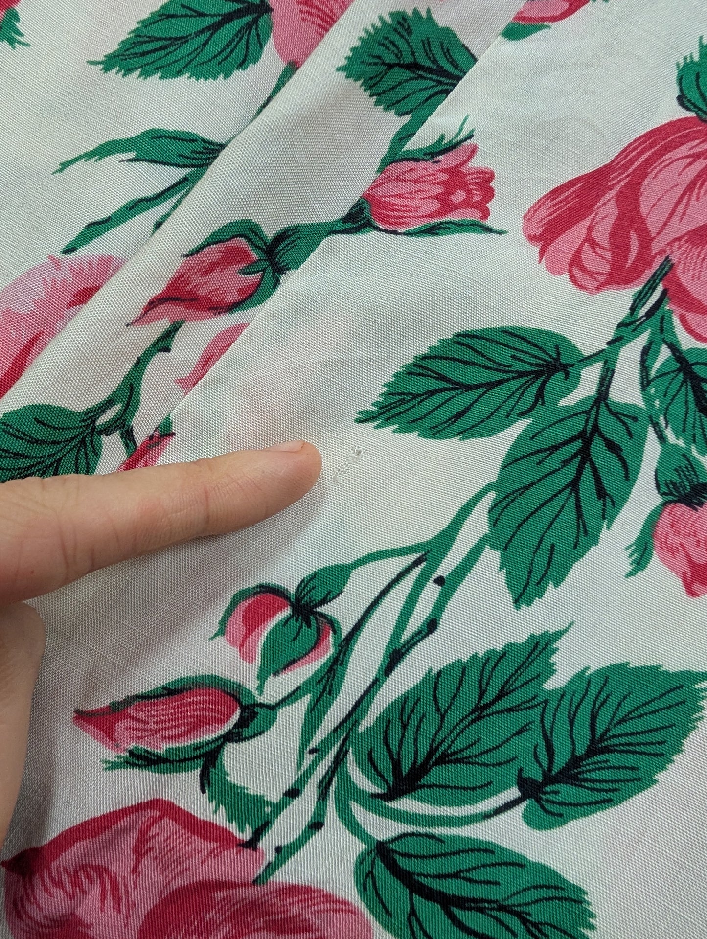 1950s rose print dress - 38"B 29"W