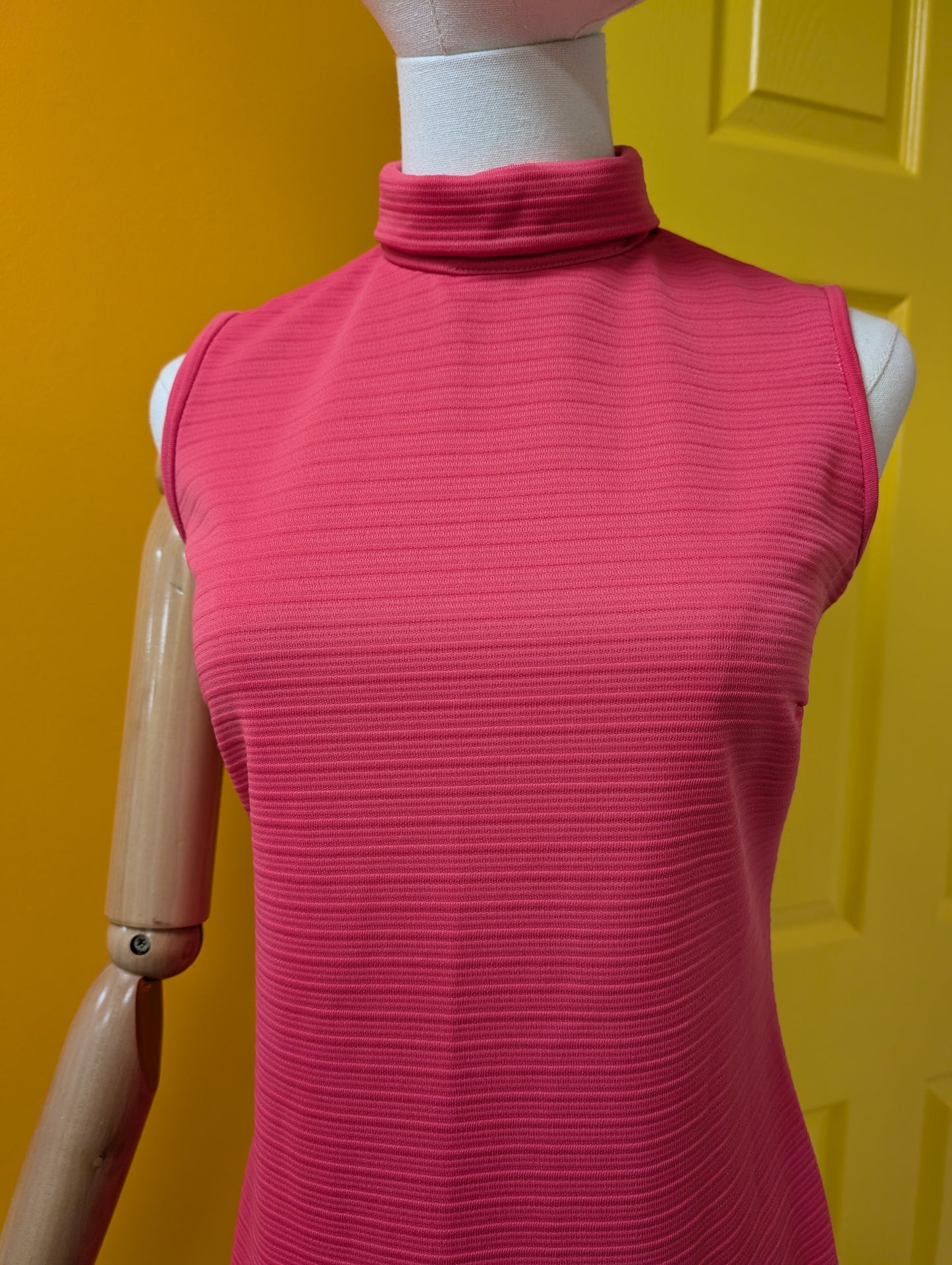 1960s pink crimplene dress - S/8