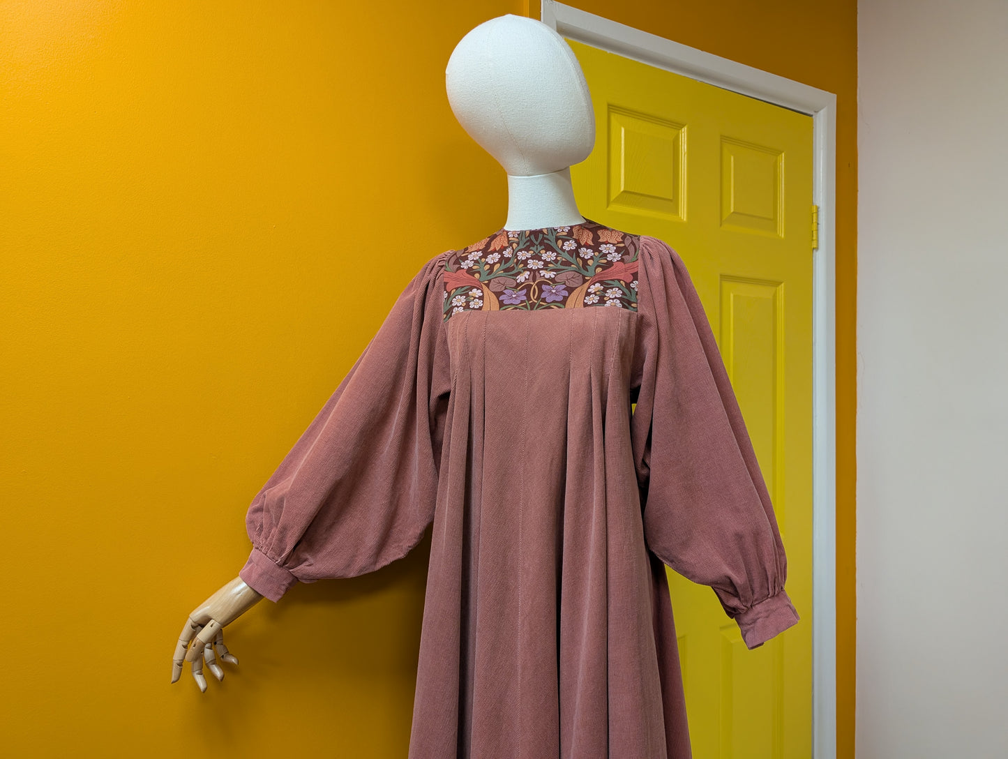 Gorgeous 1970s pink needlecord dress with William Morris fabric - S/8/10