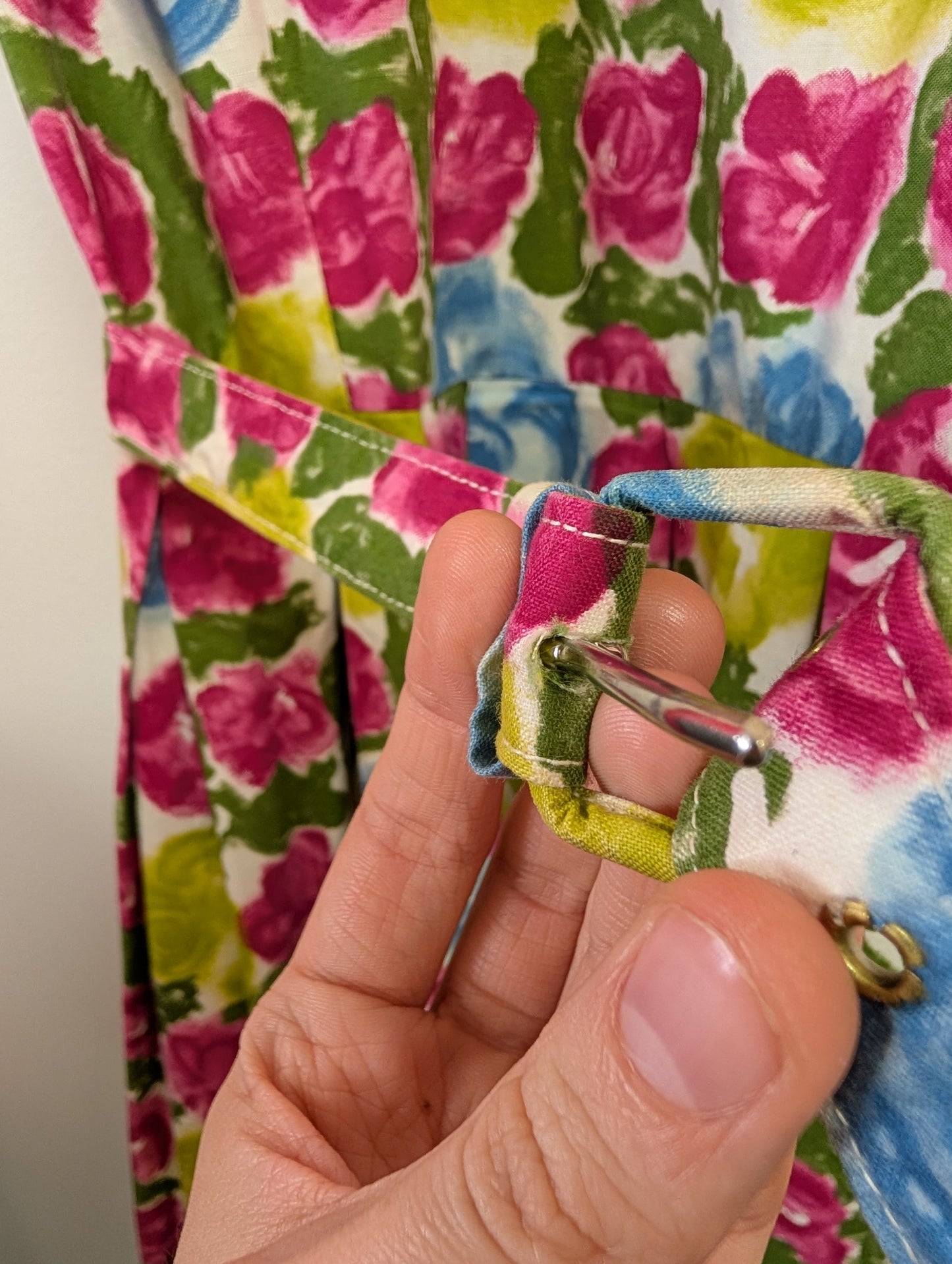Early 1960s floral cotton dress & belt - 36"B, 29"W