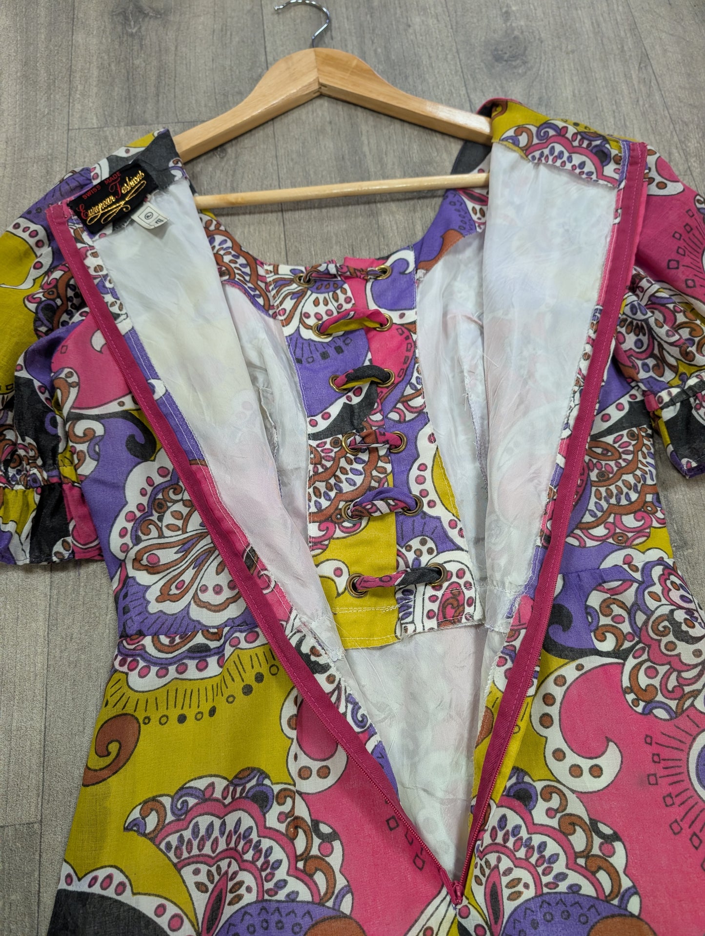 60s/70s Swiss Made European Fashions psychedelic dress - S/8/10