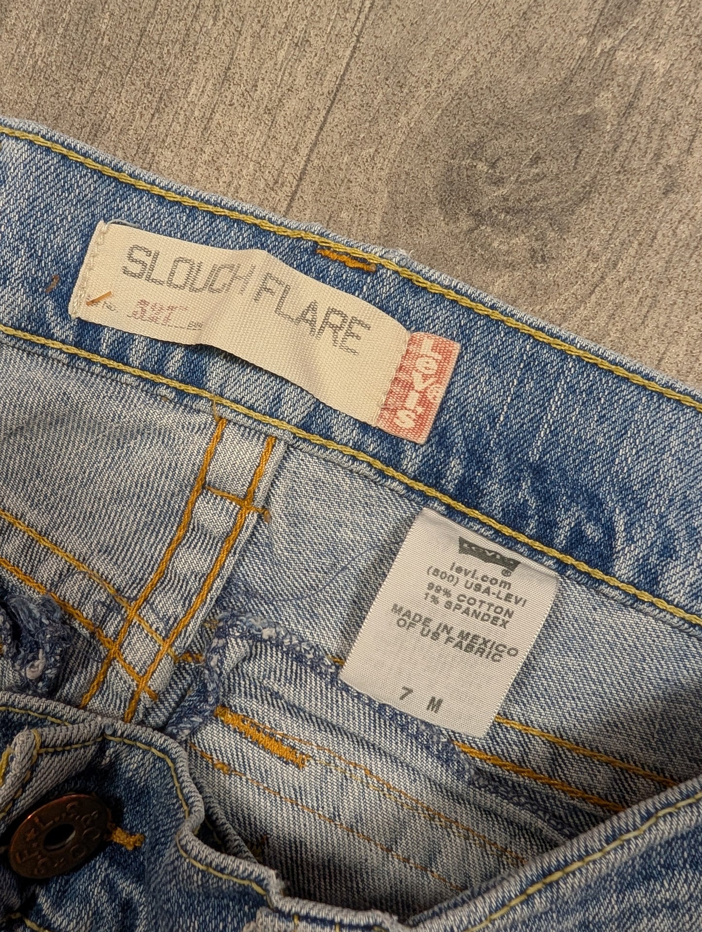 Levi's slouch flare jeans low rise - 31"W 31"L