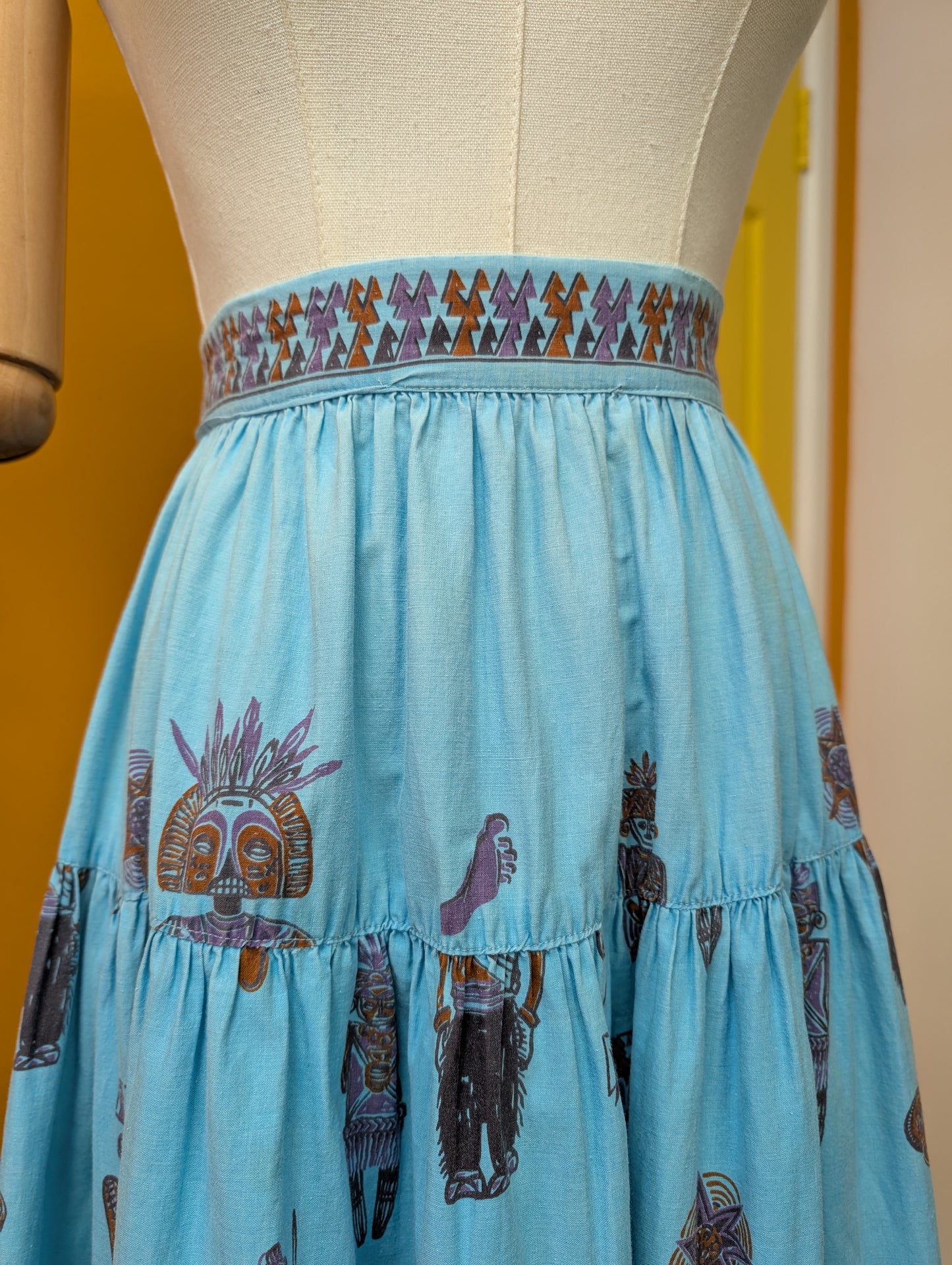 1950s blue cotton tiered novelty tribal print skirt - 23"/24" waist