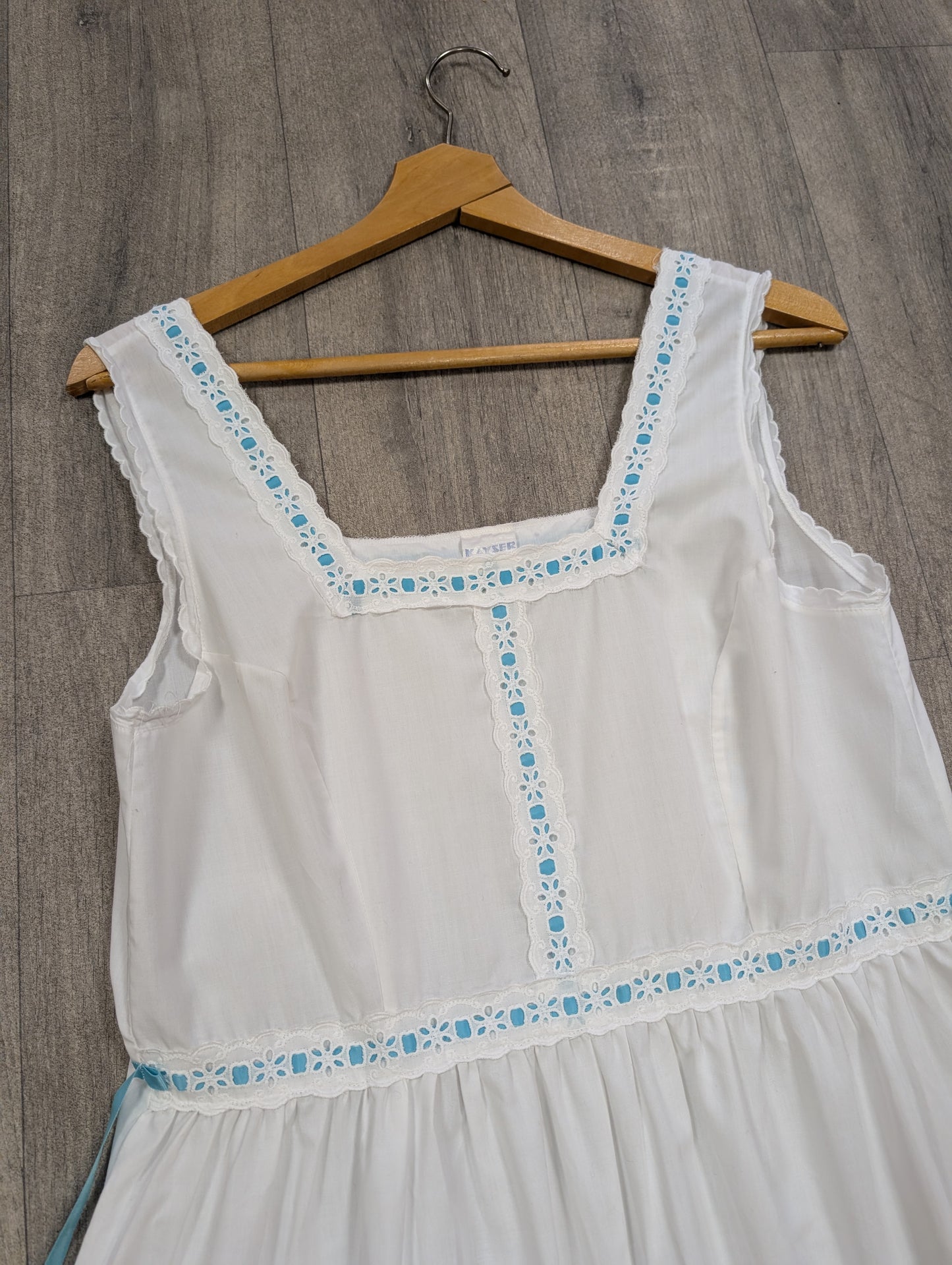 1970s Kayser white nightdress - S/M