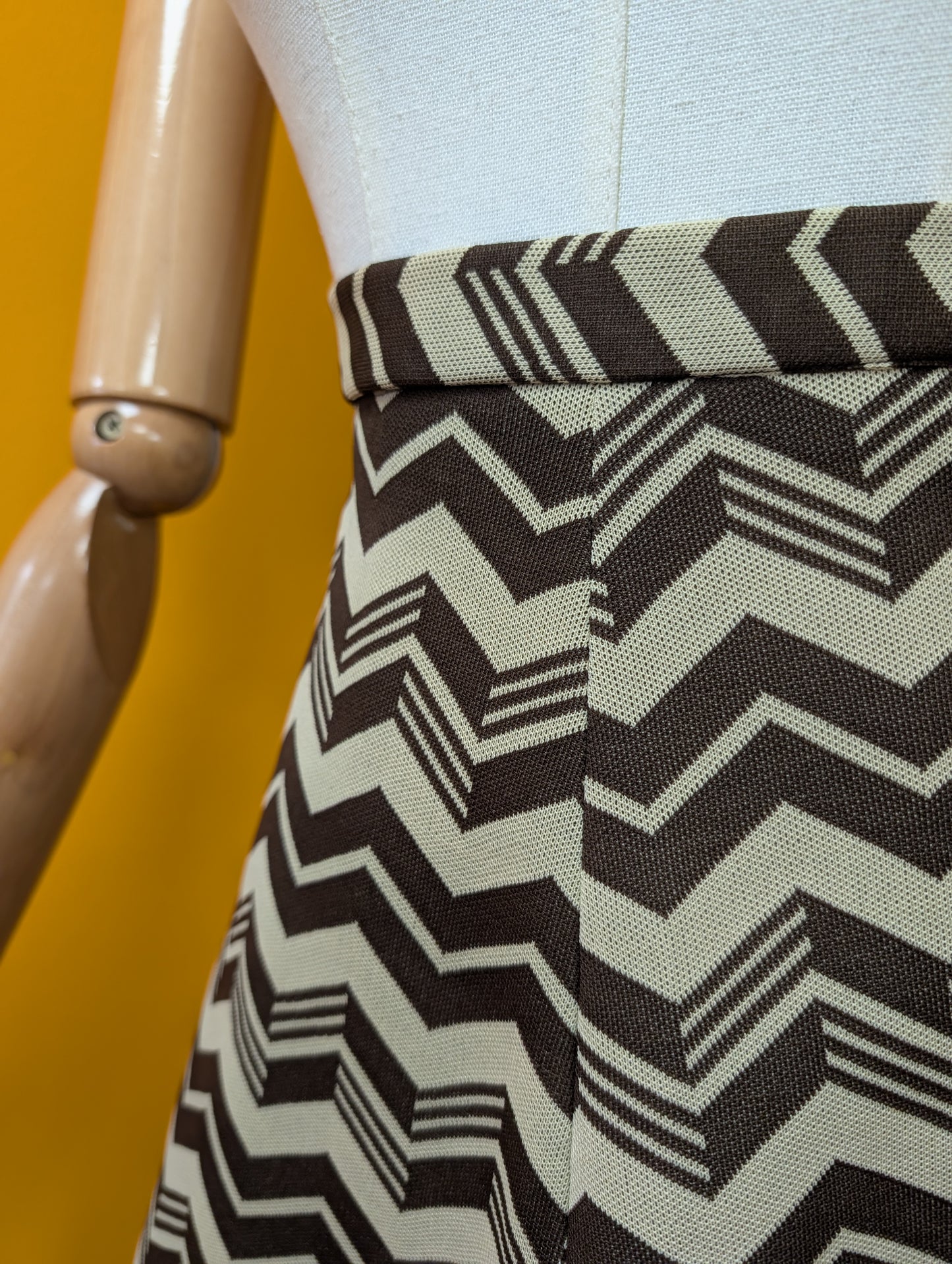 1970s brown skirt - 28" waist