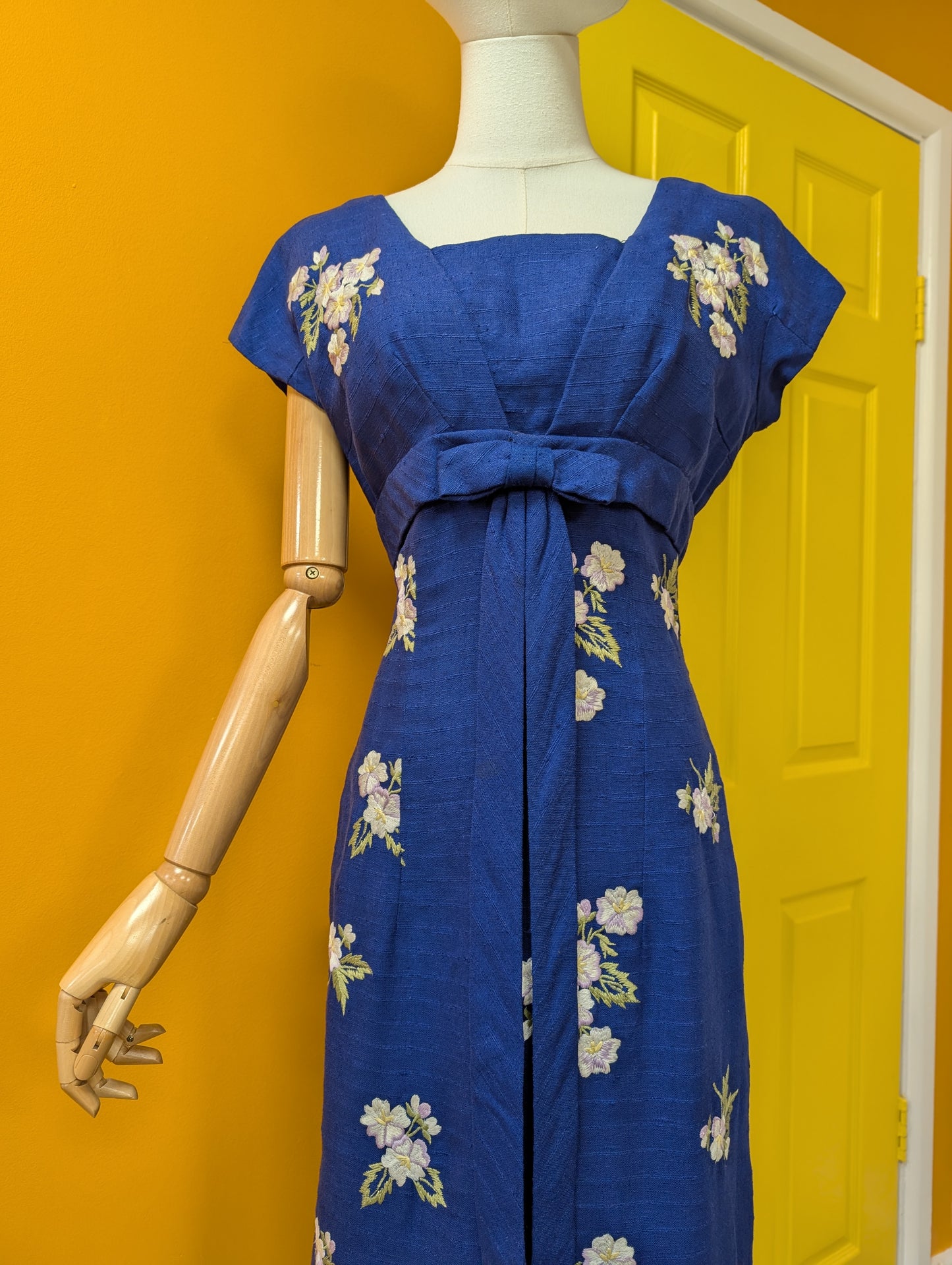 50s/60s Zenith blue embroidered floral dress - S/8/10