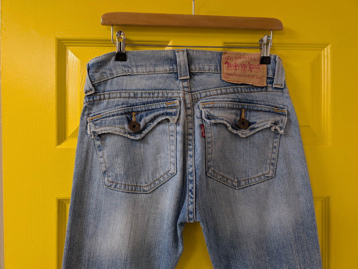 Levi's slouch flare jeans low rise - 31"W 31"L