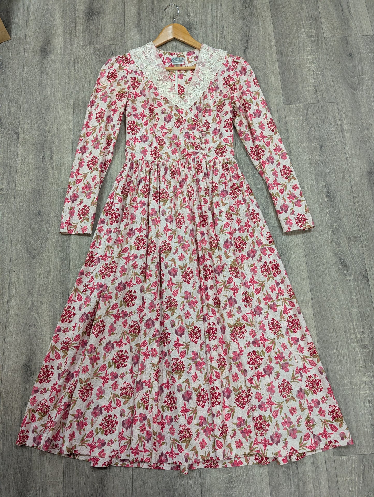 1980s Laura Ashley pink floral lace collar dress