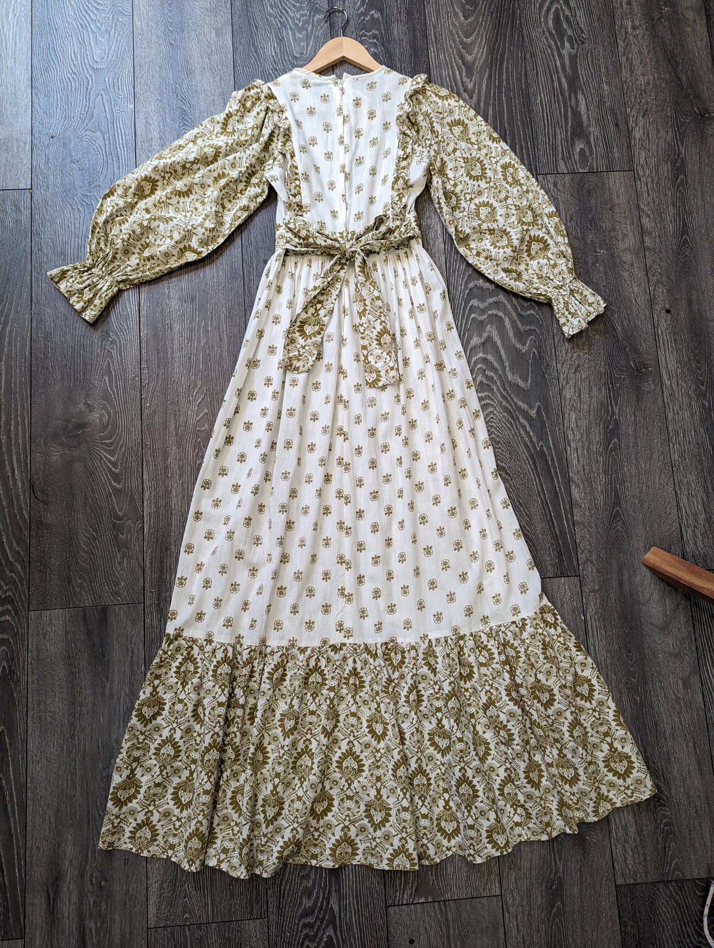 Gorgeous 1970s Earlybird maxi dress - Size 6/8