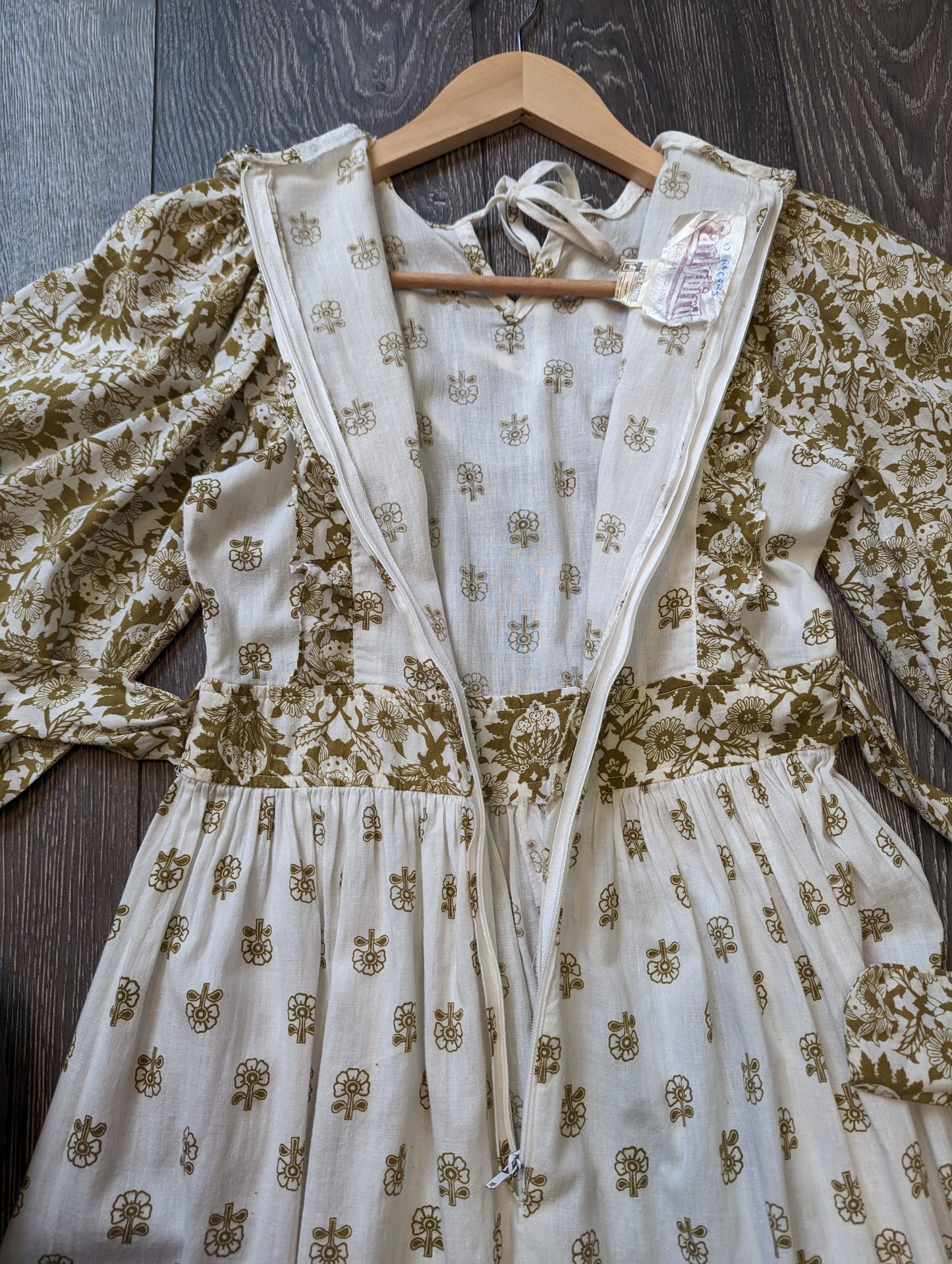 Gorgeous 1970s Earlybird maxi dress - Size 6/8