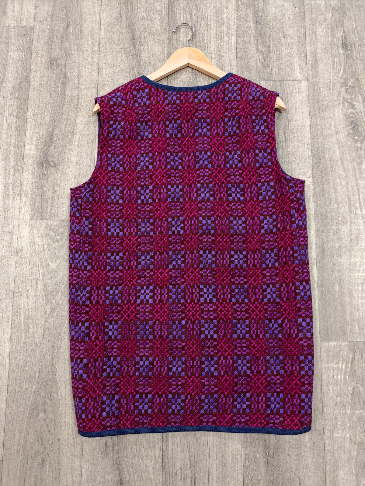 Welsh tapestry wool waistcoat & matching bag - L