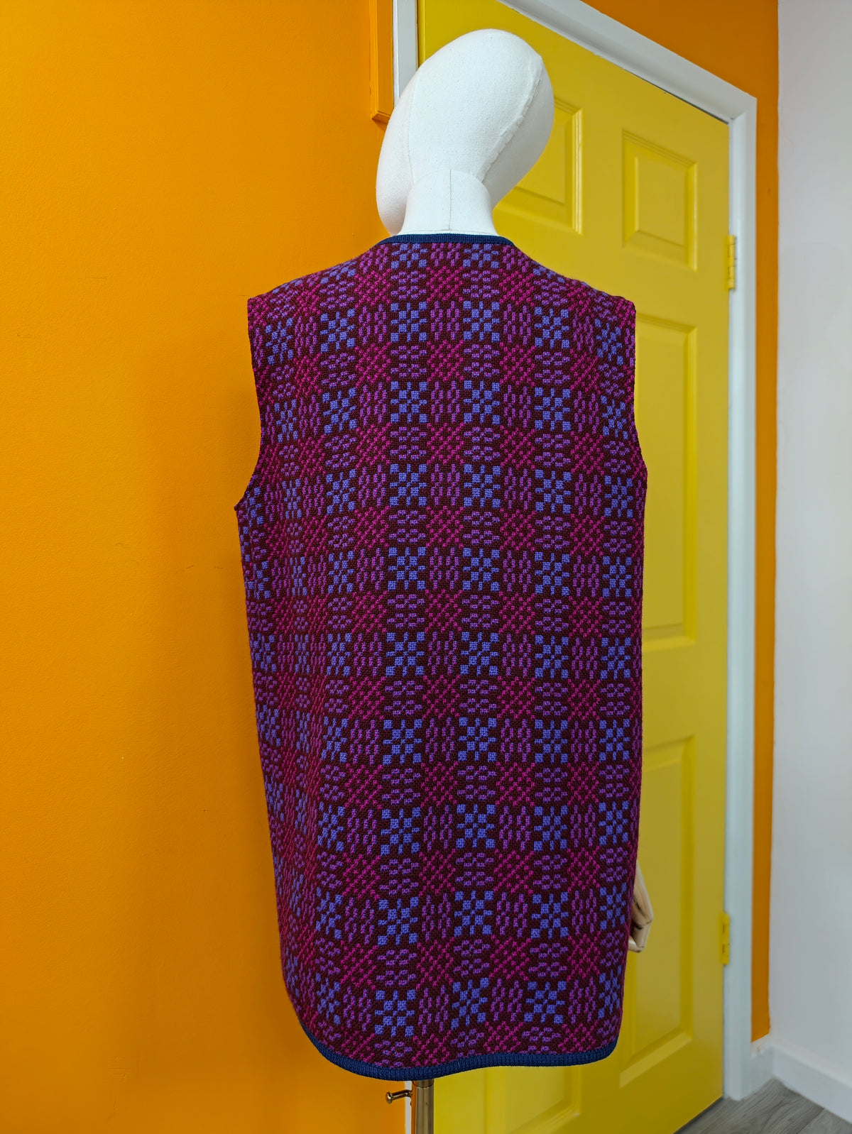 Welsh tapestry wool waistcoat & matching bag - L