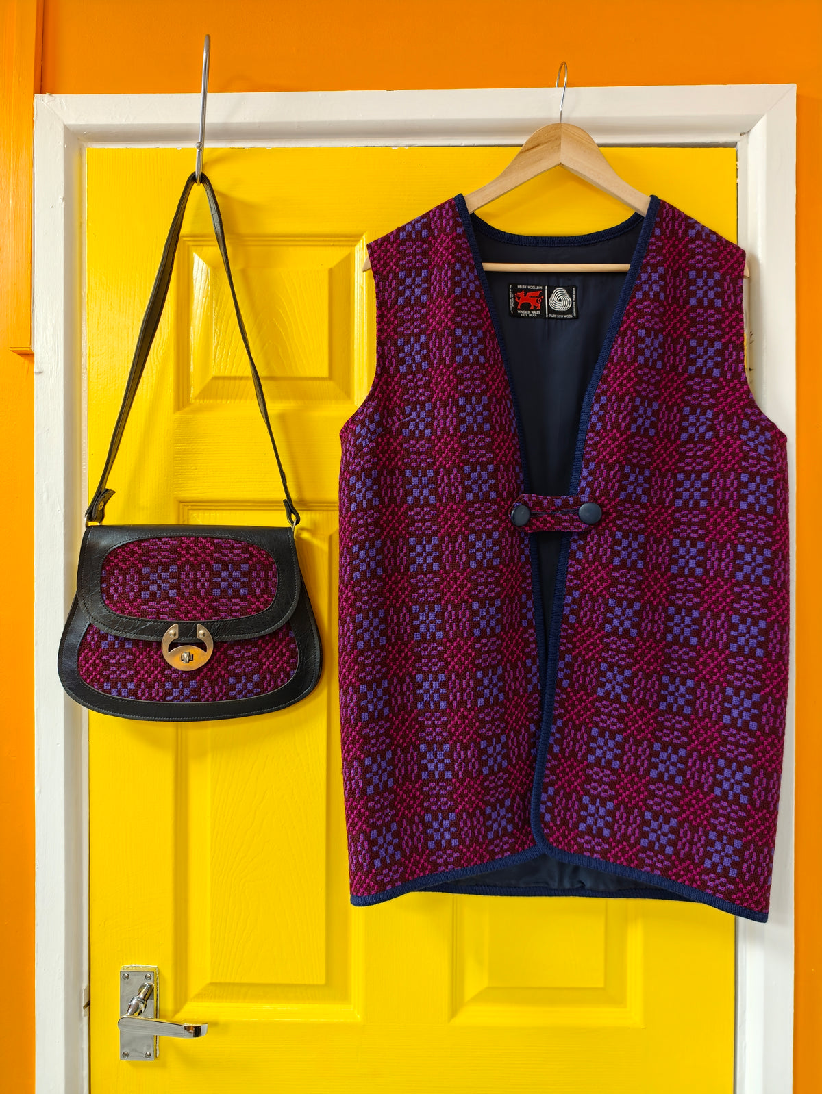 Welsh tapestry wool waistcoat & matching bag - L