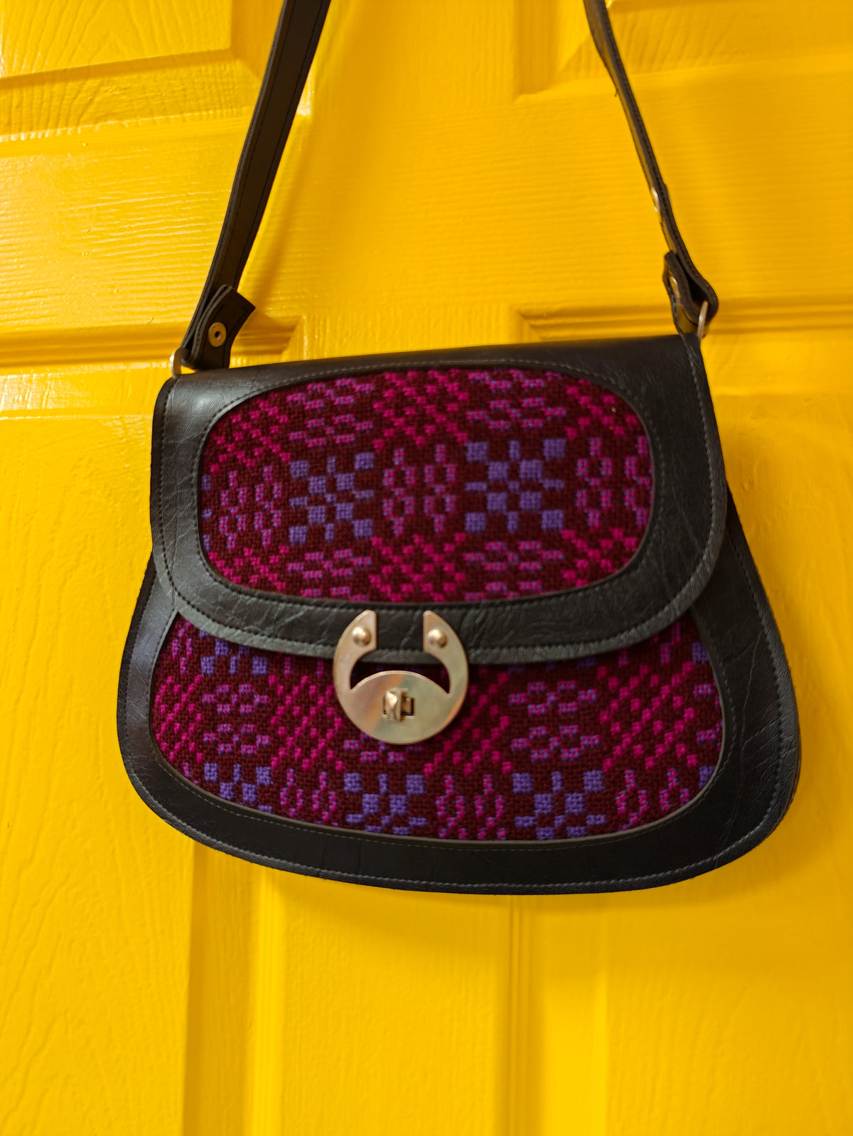 Welsh tapestry wool waistcoat & matching bag - L