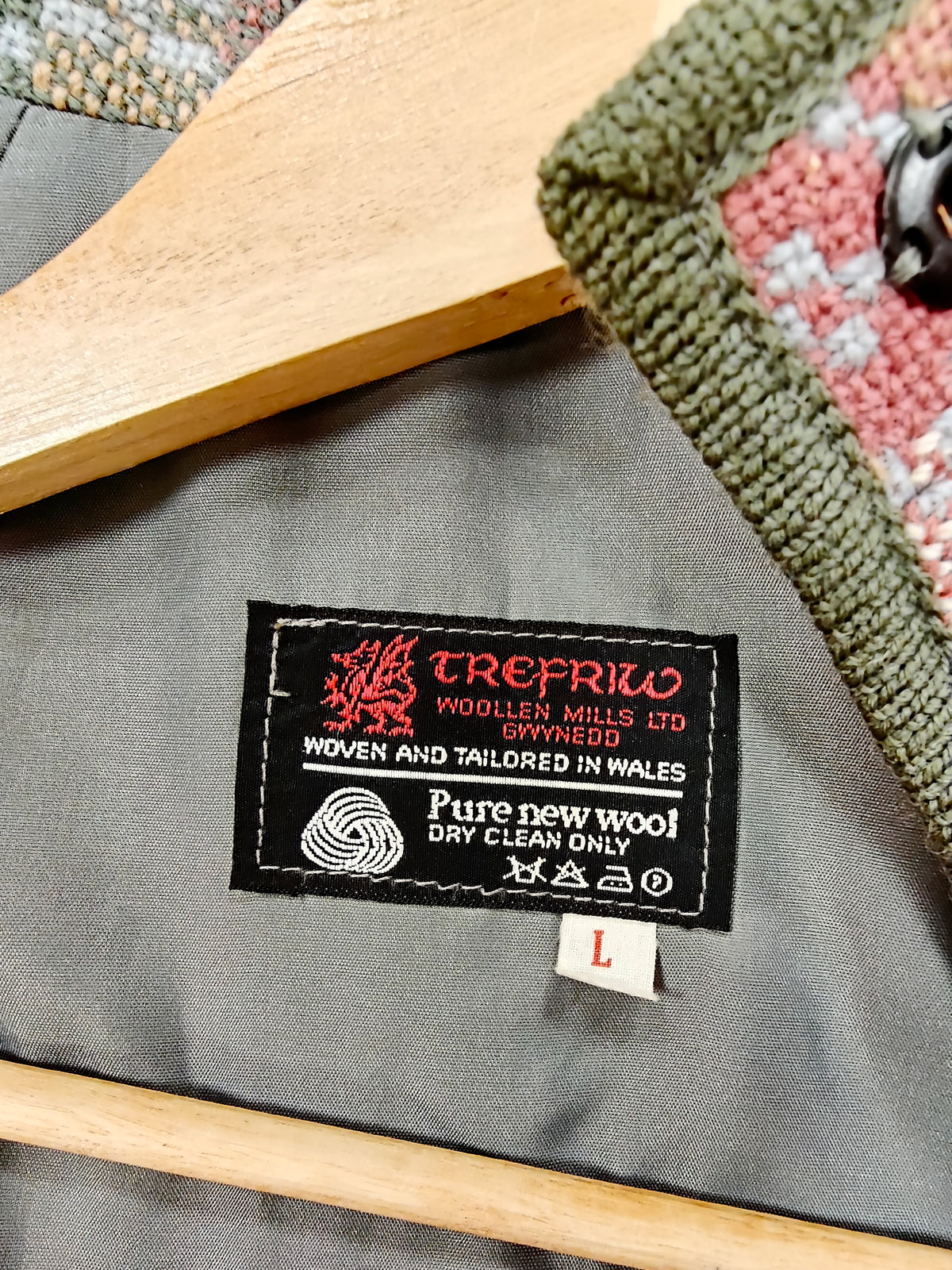 Trefriw Welsh tapestry wool cape with belt