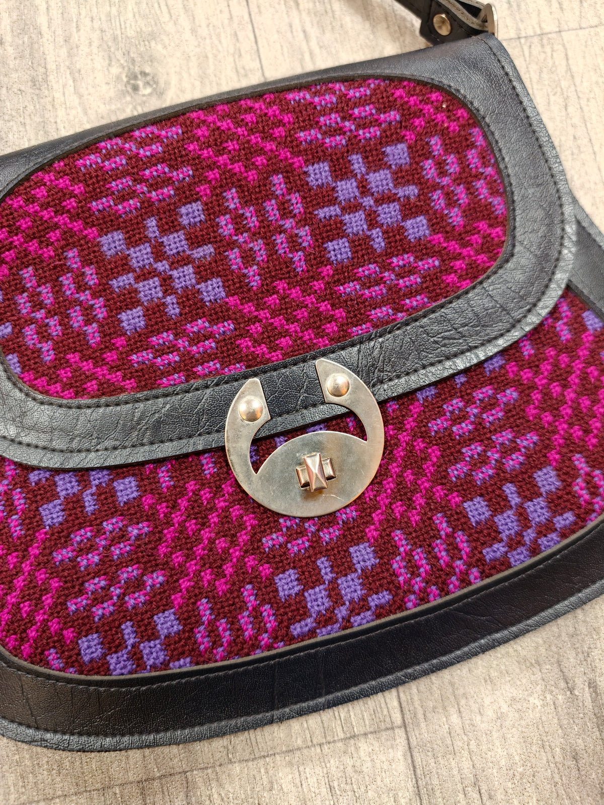 Welsh tapestry wool waistcoat & matching bag - L