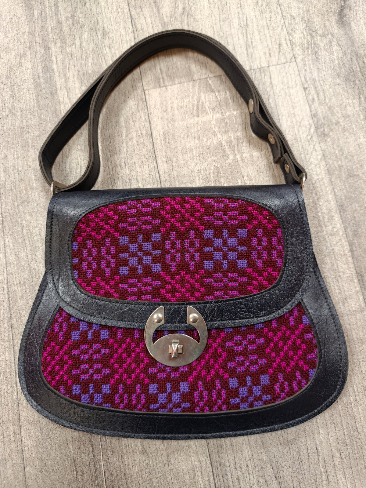 Welsh tapestry wool waistcoat & matching bag - L