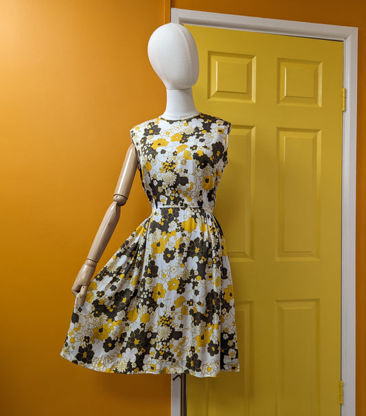 Adorable 1960s floral dress - Size 8