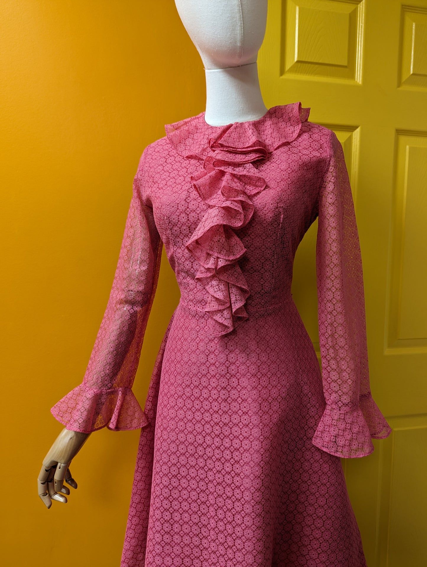 Fabulous 1960s pink lace ruffle front dress - XS