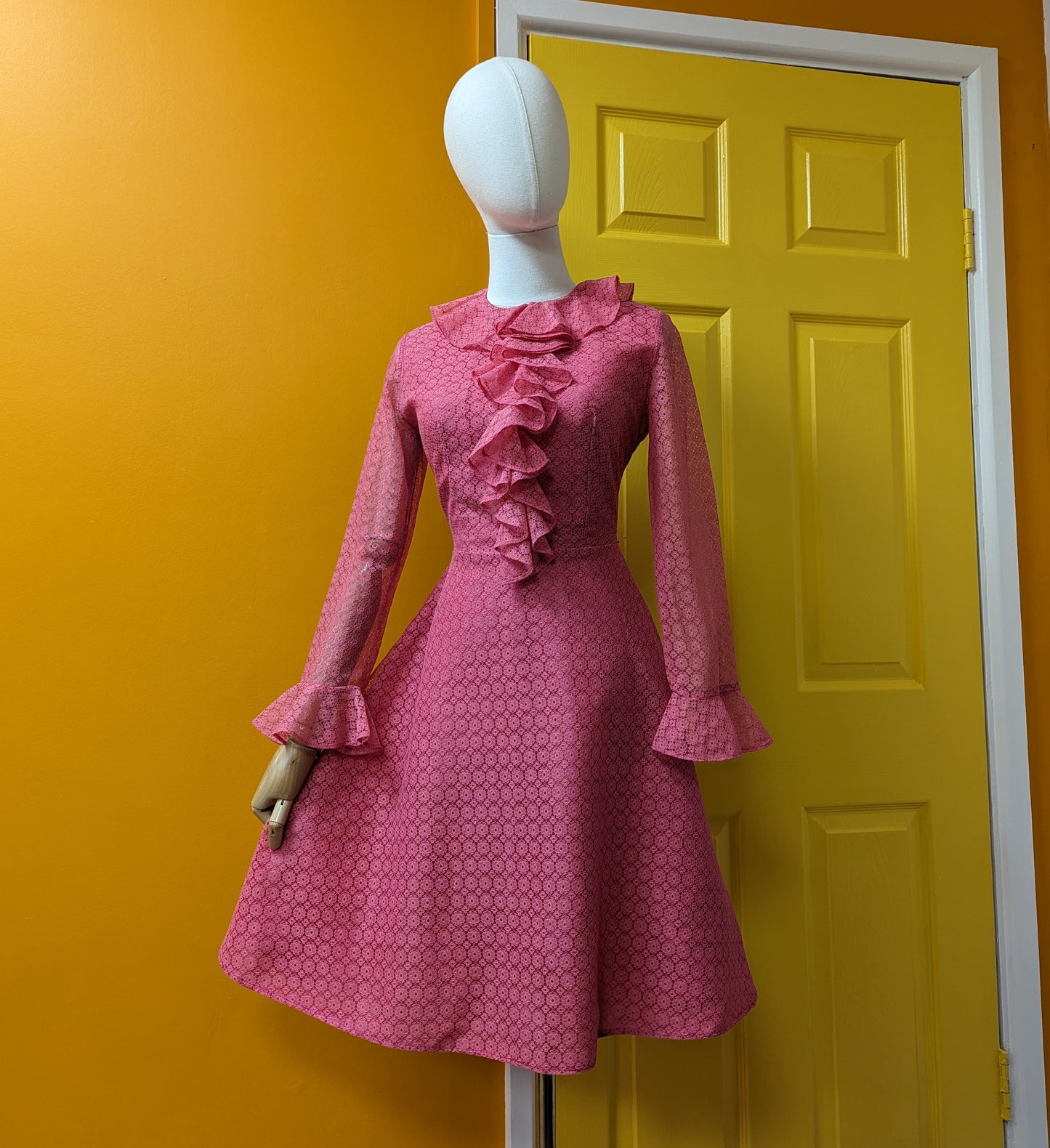 Fabulous 1960s pink lace ruffle front dress - XS