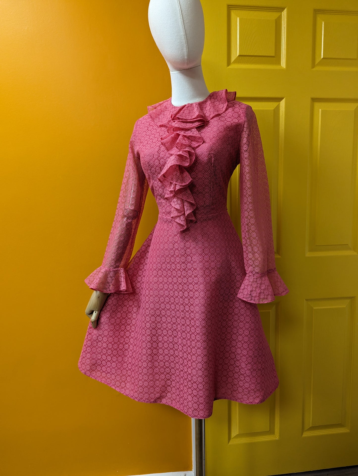 Fabulous 1960s pink lace ruffle front dress - XS