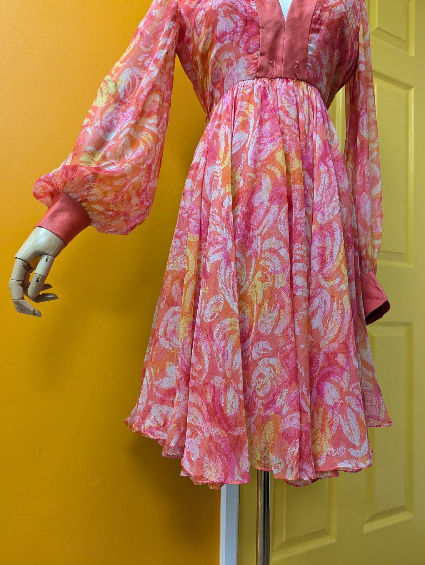 1970s Malcolm Starr by Rizkallah pink silk chiffon balloon sleeve dress - Size 8/10