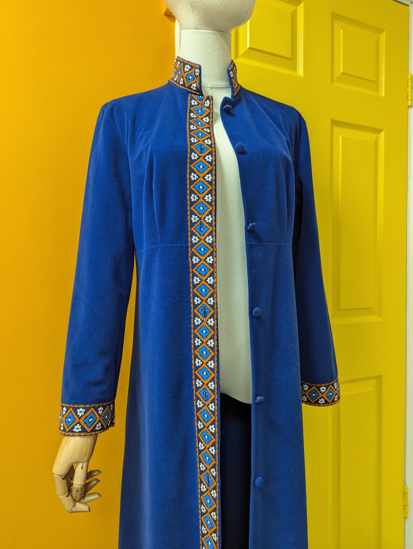 Epic 1970s Prova house coat - S