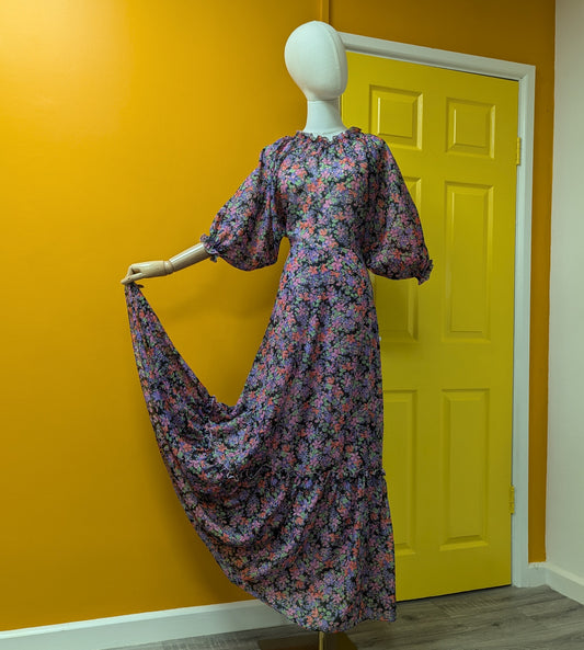 1970s floral maxi dress - Size 10/12