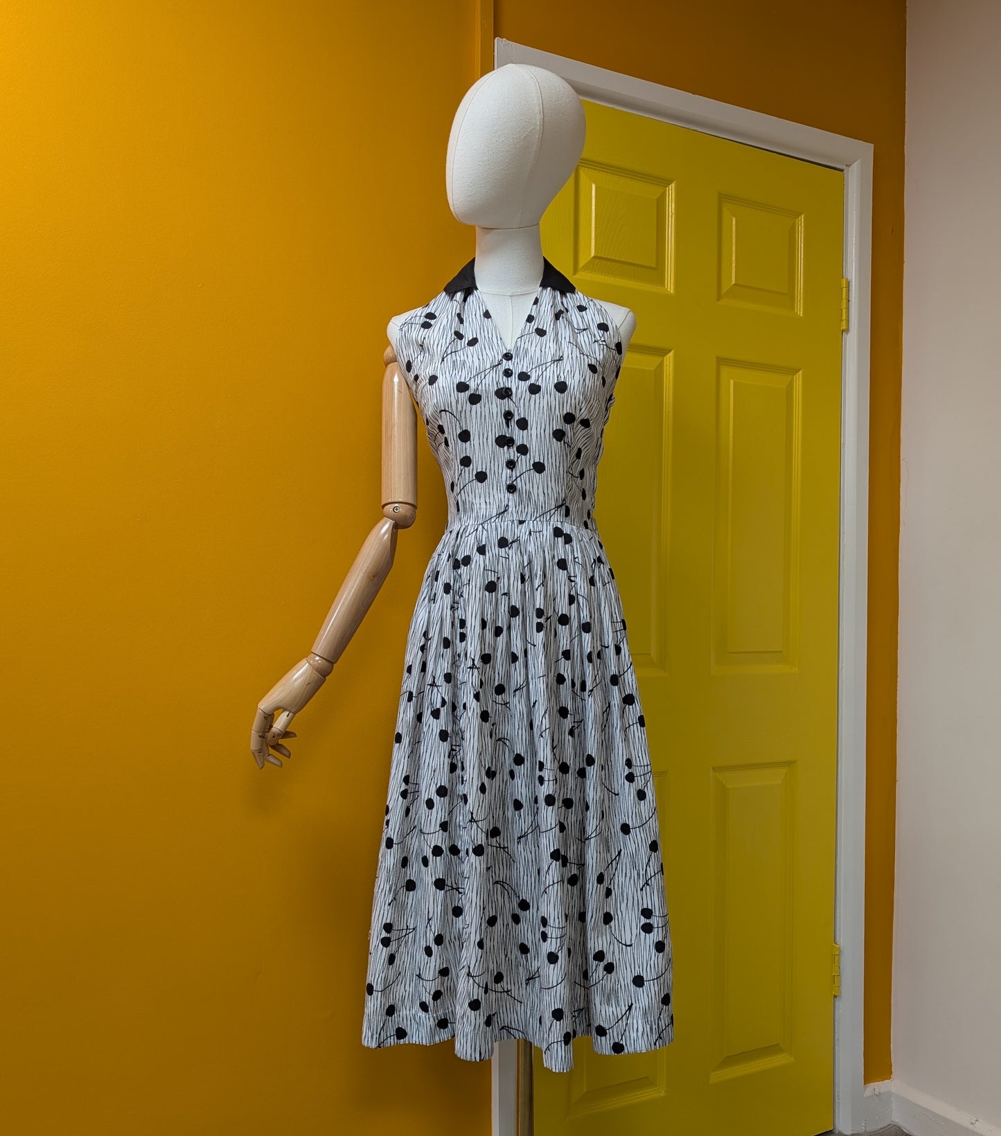 1950s Kerrybrooke cotton cherry print dress - 8