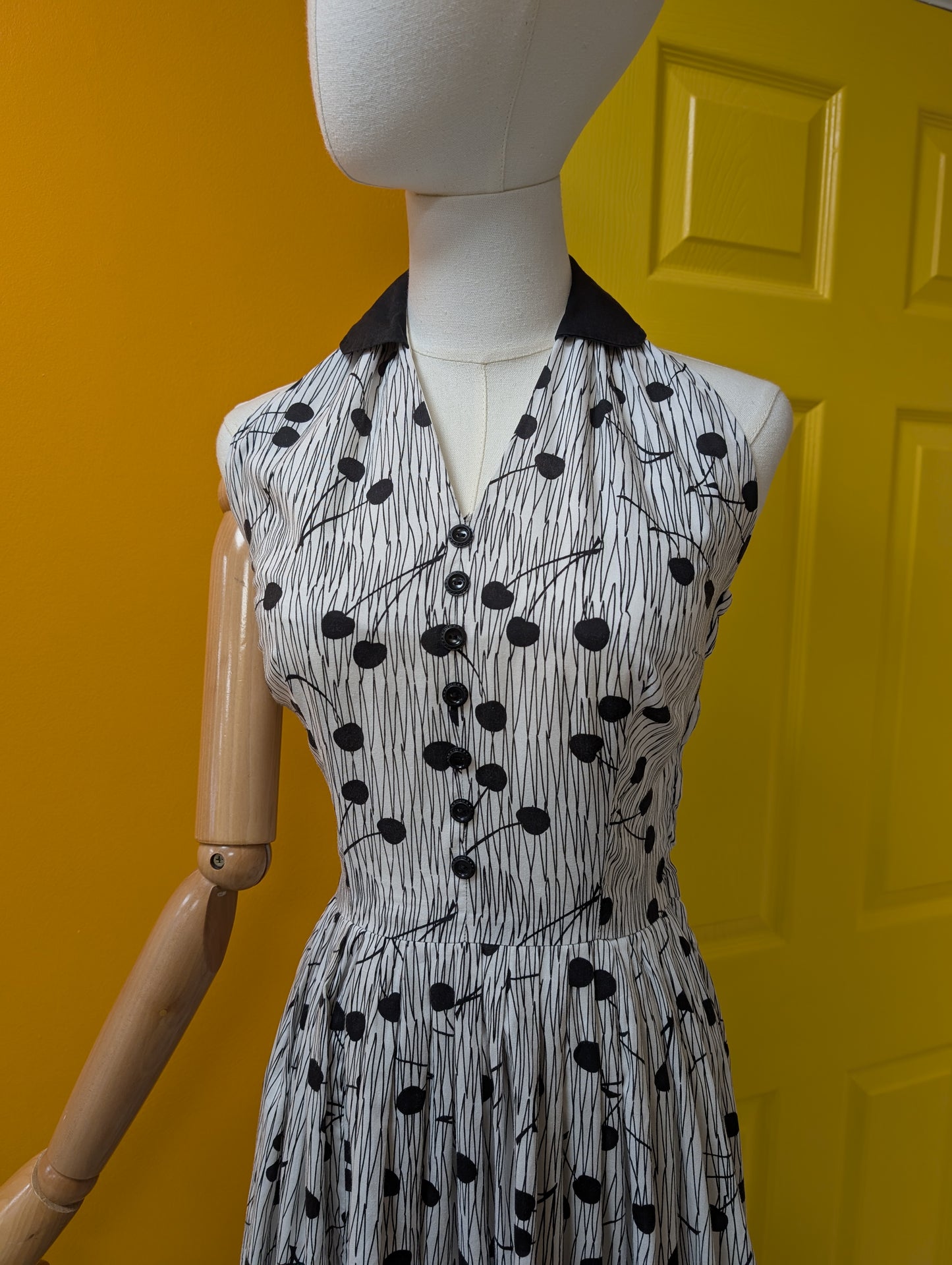 1950s Kerrybrooke cotton cherry print dress - 8