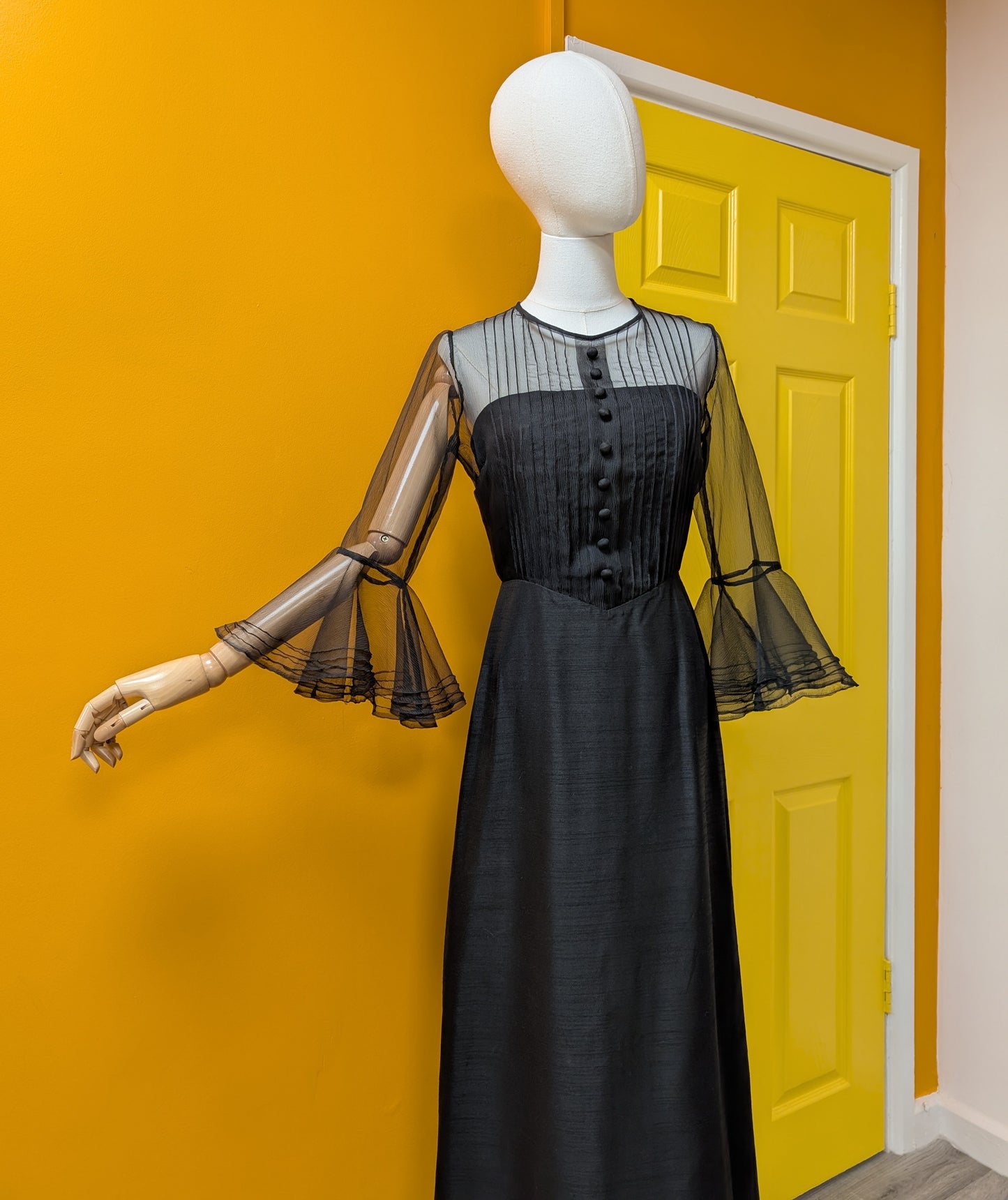 Gorgeous 1960s Jean Varon black maxi dress - Size 8