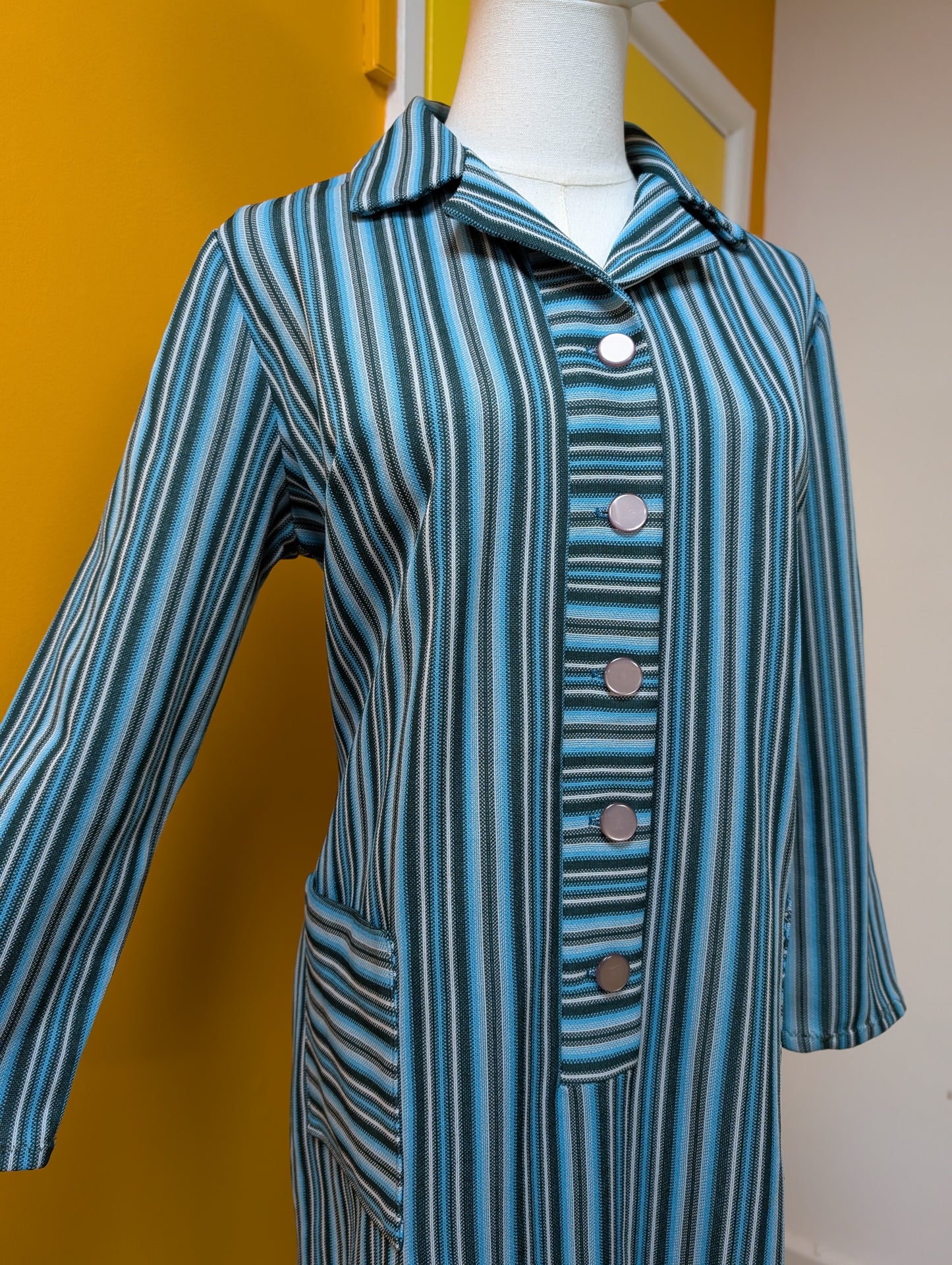 1960s crimplene striped dress - Size 16