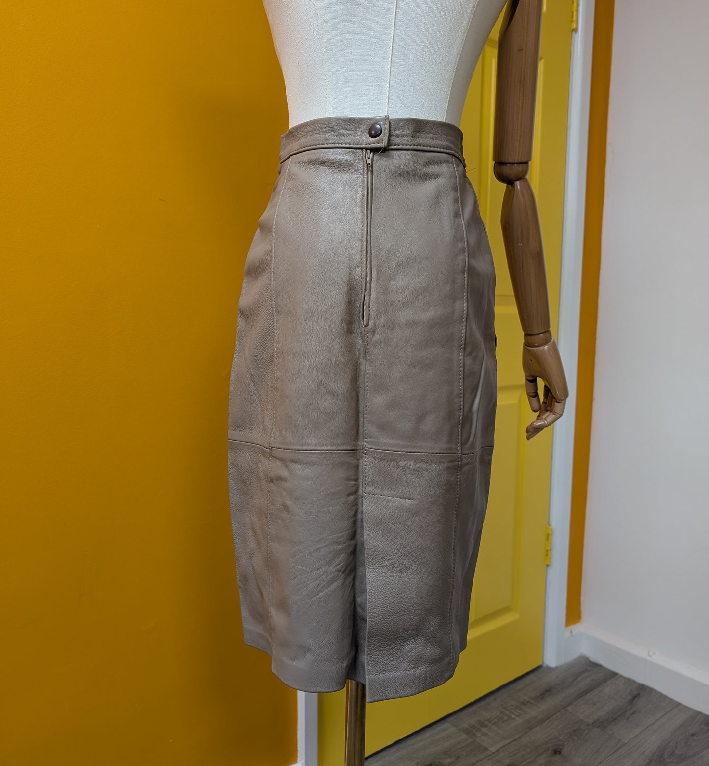 1980s leather skirt - 25" Waist