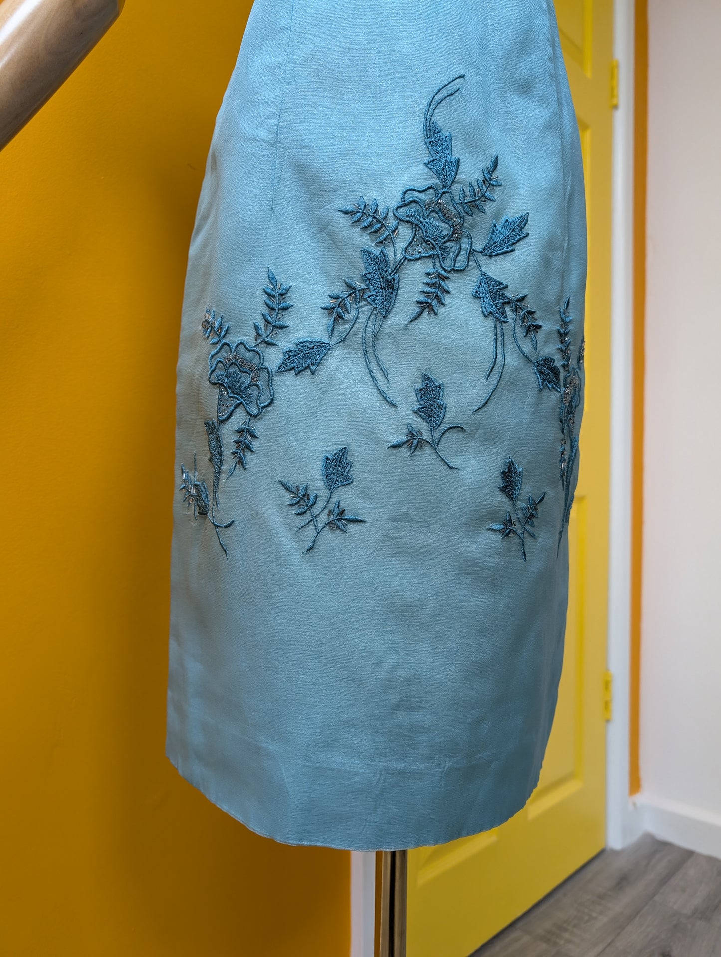 Gorgeous 1960s Ann Corbett embroidered dress - Size 10