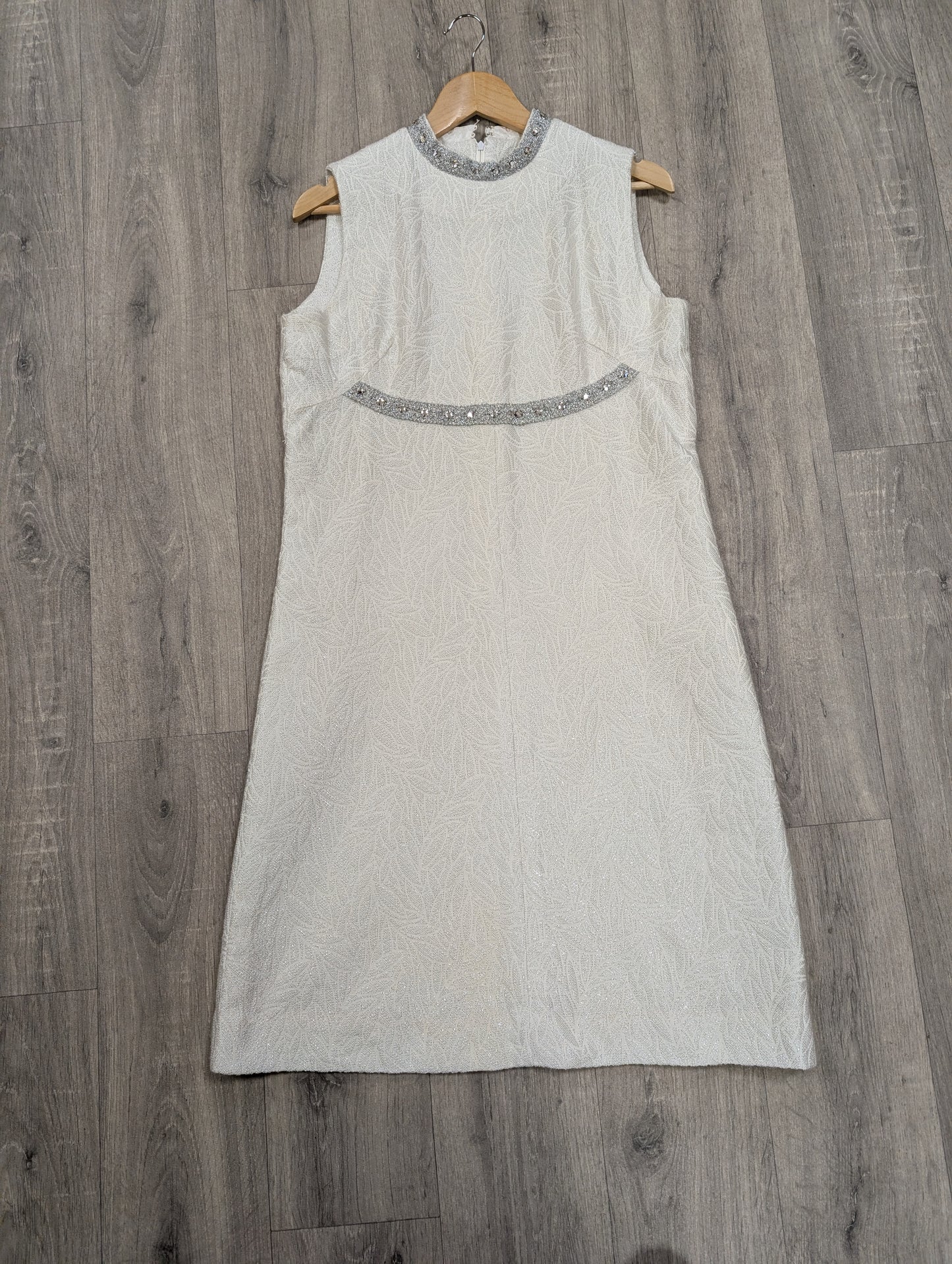 1960s white/silver dress - Size 14