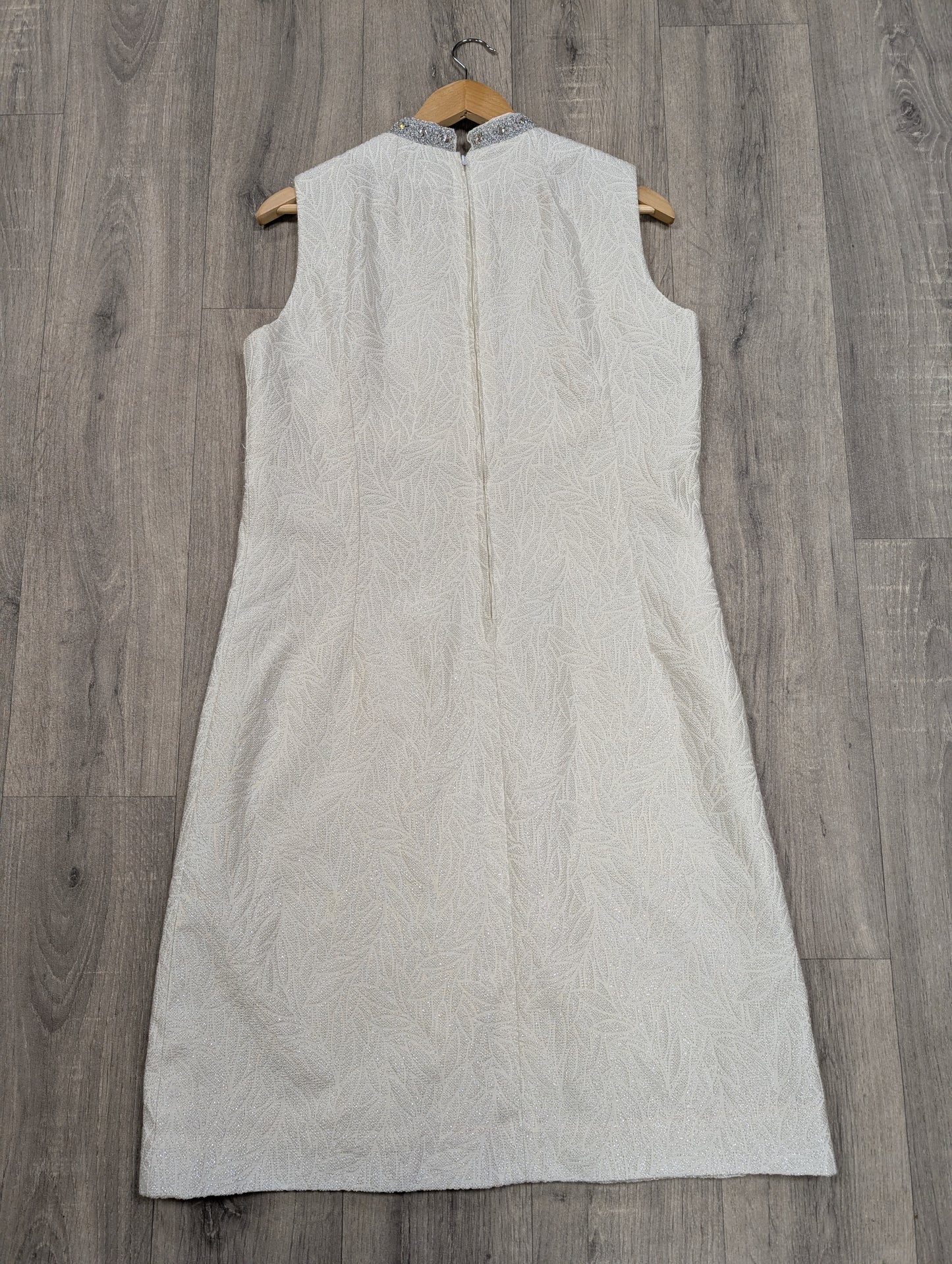 1960s white/silver dress - Size 14