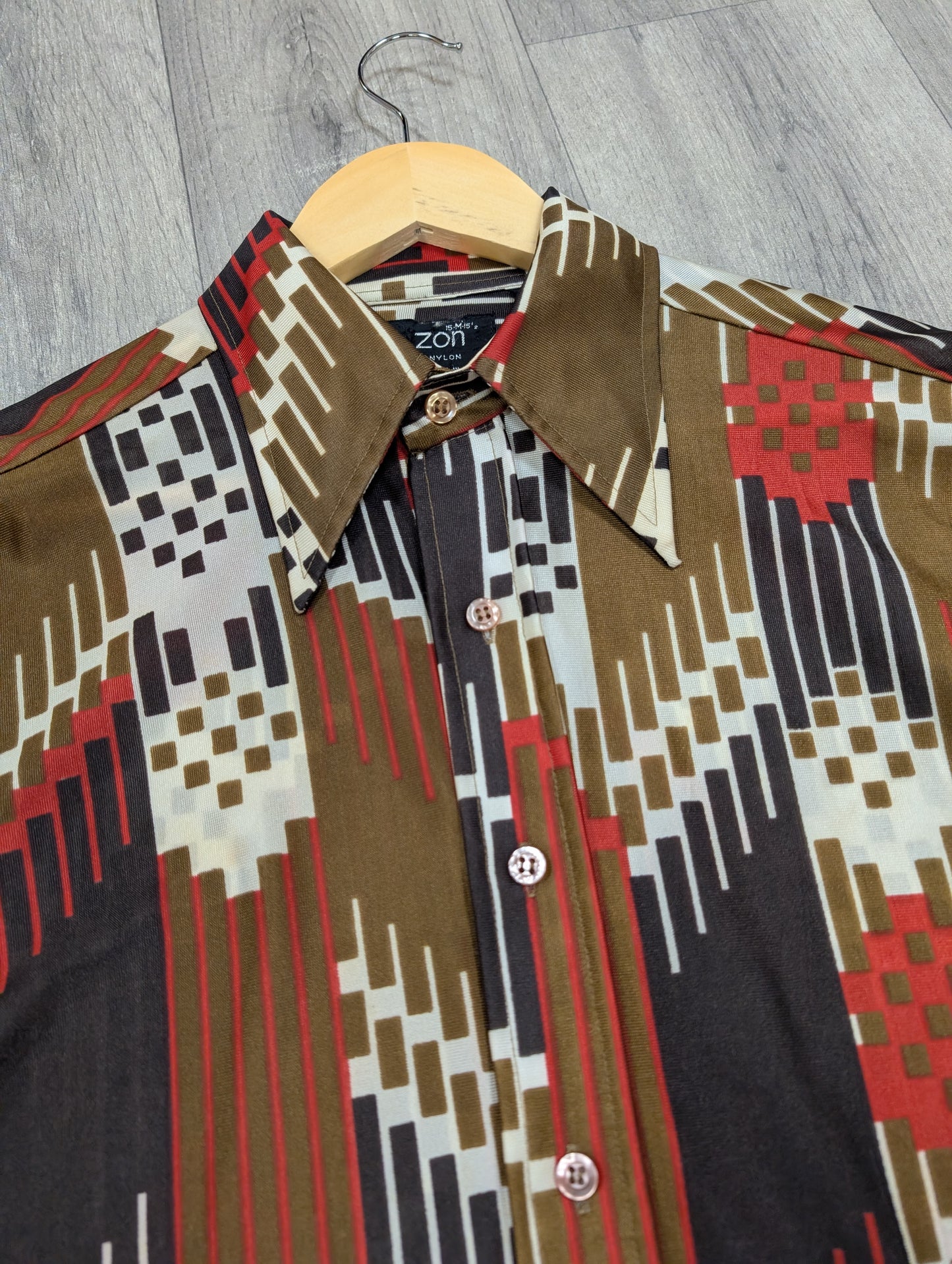 1970s Horizon dagger collar shirt