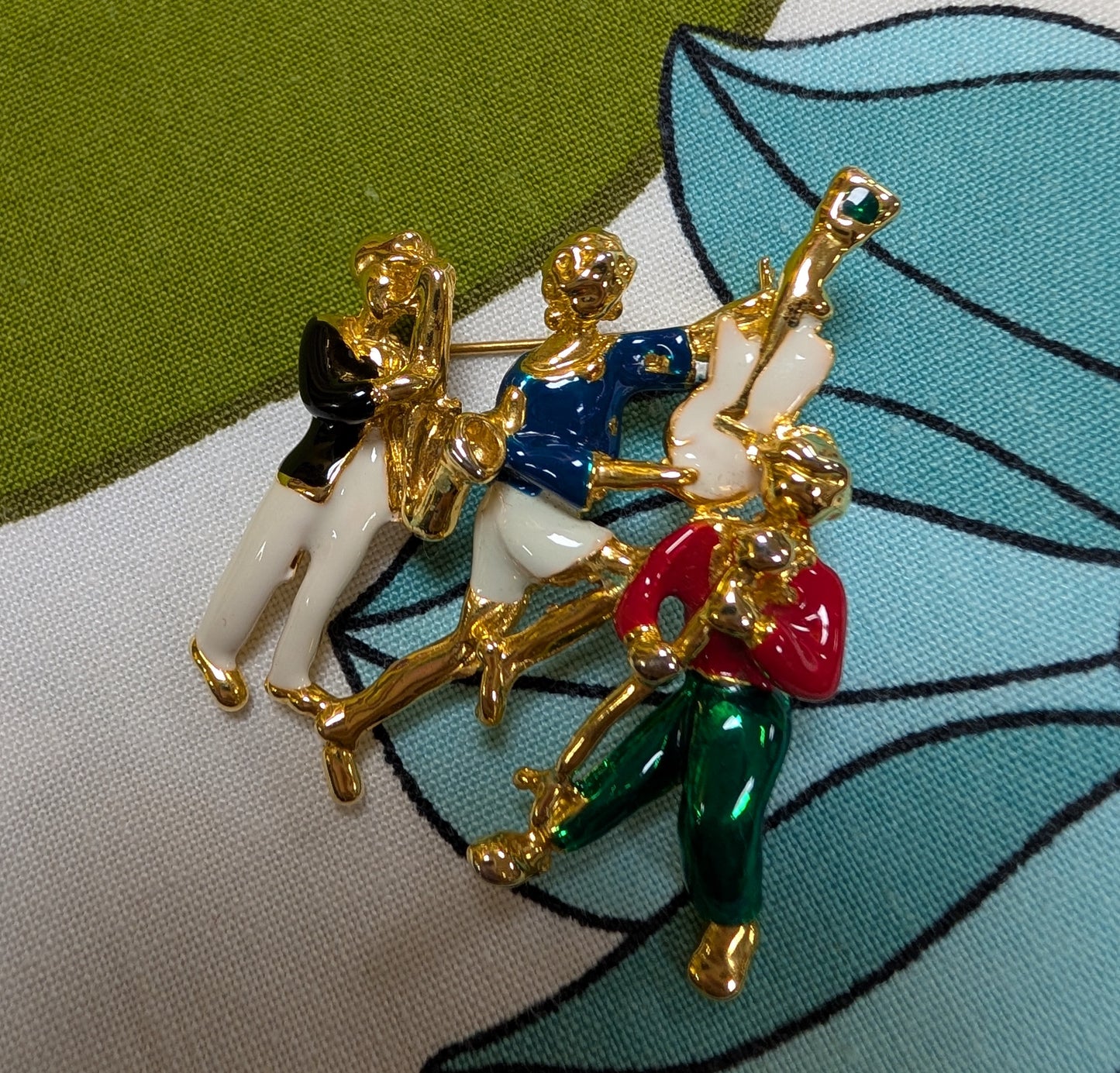 Jazz band brooch