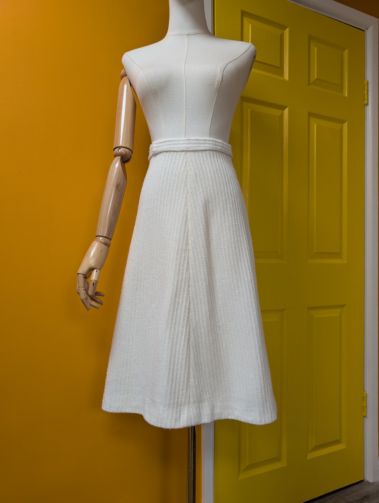 1970s white skirt and waistcoat - XXS 23"W