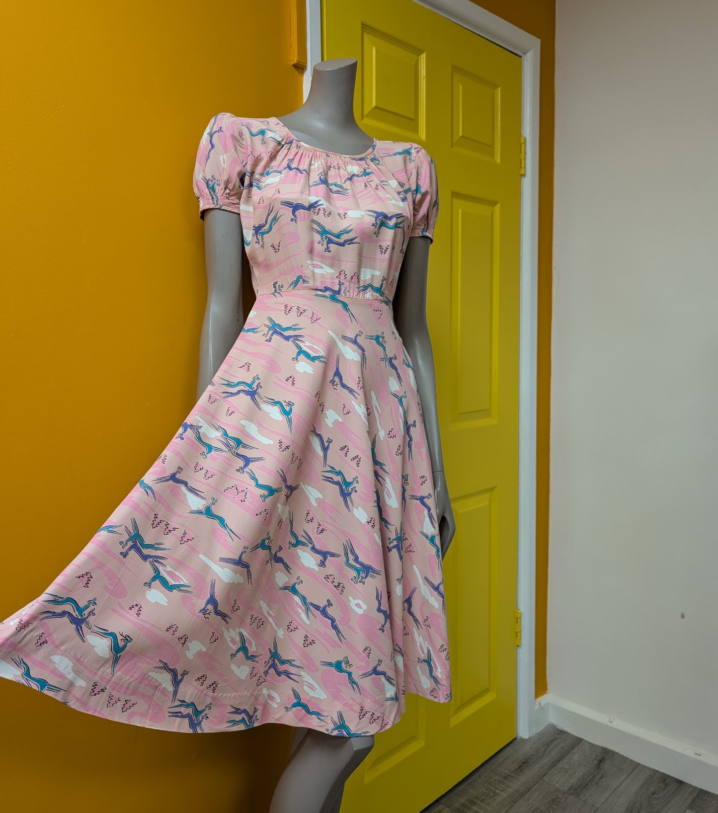 Gorgeous 1940s novelty deer print dress - XS