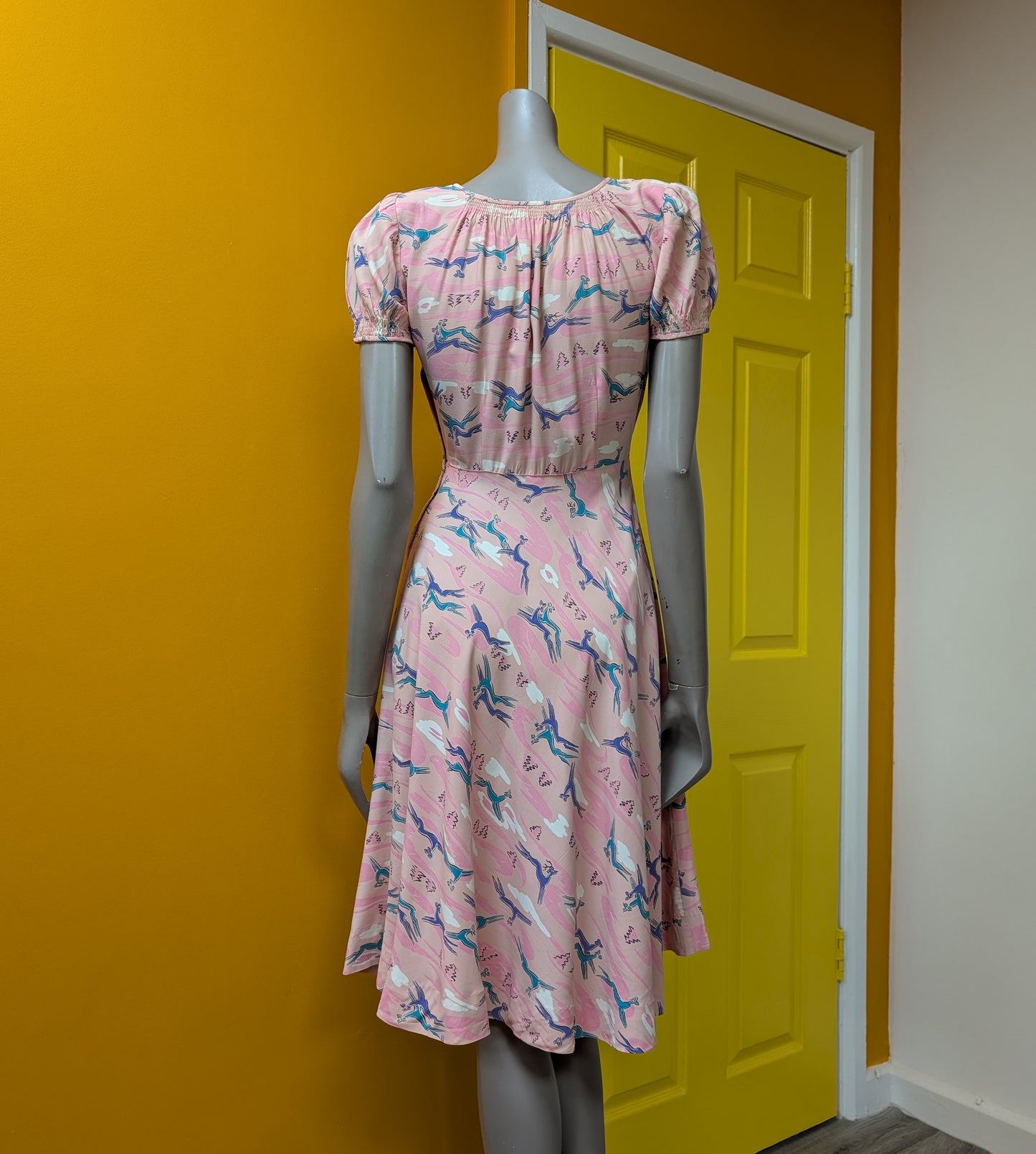 Gorgeous 1940s novelty deer print dress - XS