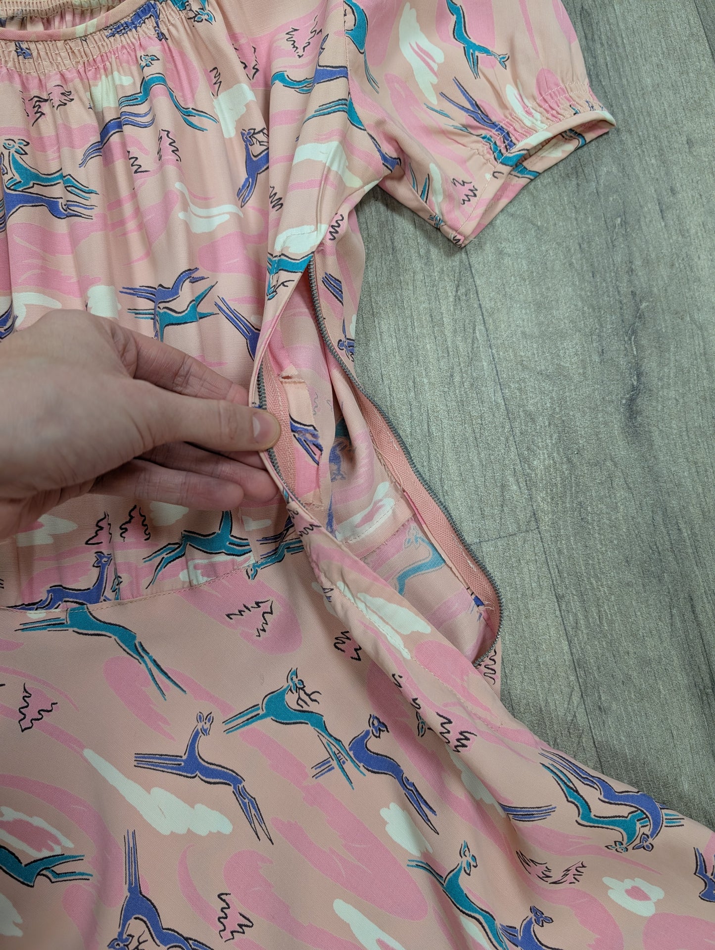 Gorgeous 1940s novelty deer print dress - XS