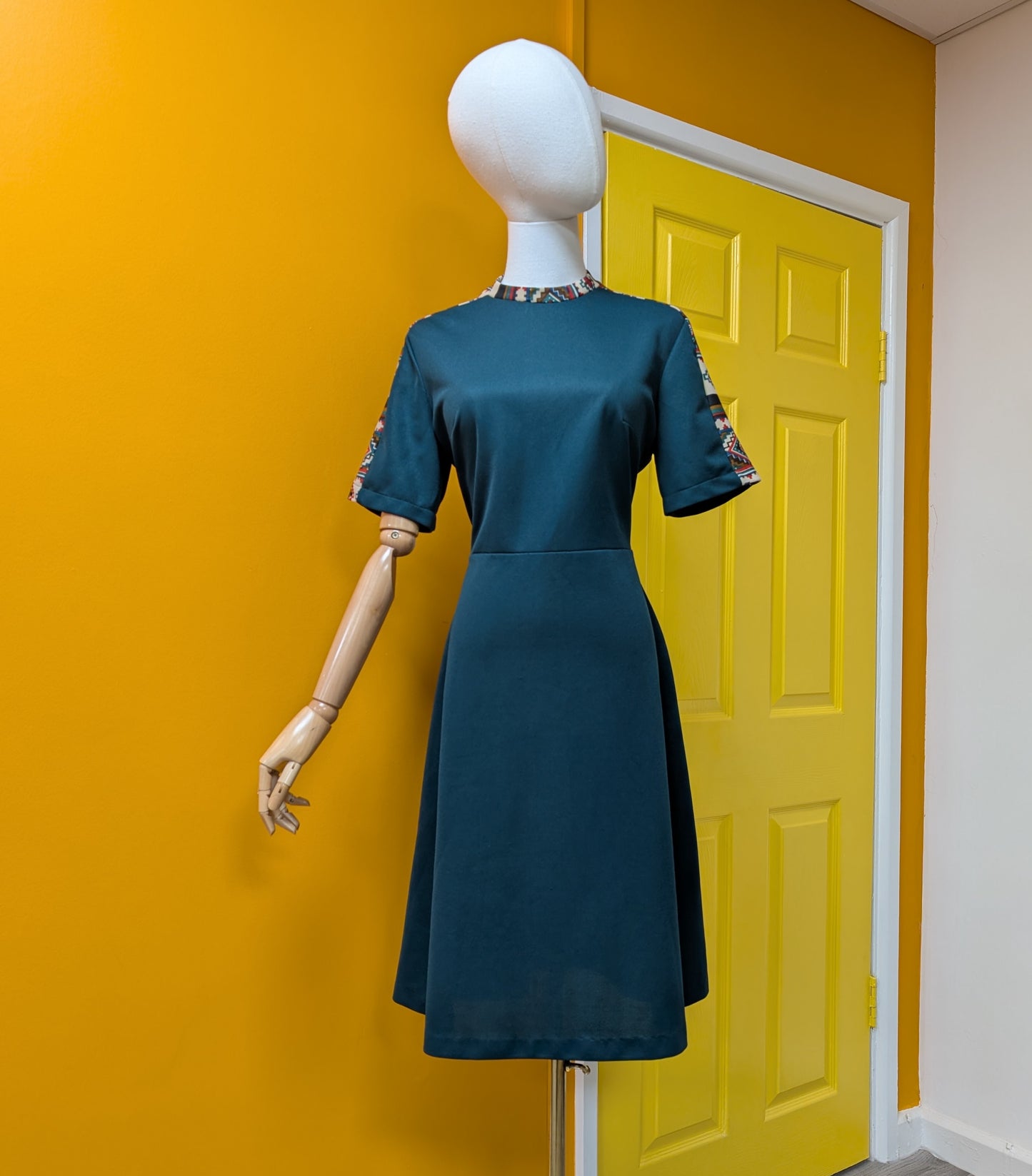 1970s Devonshire Lady dress - Size 14