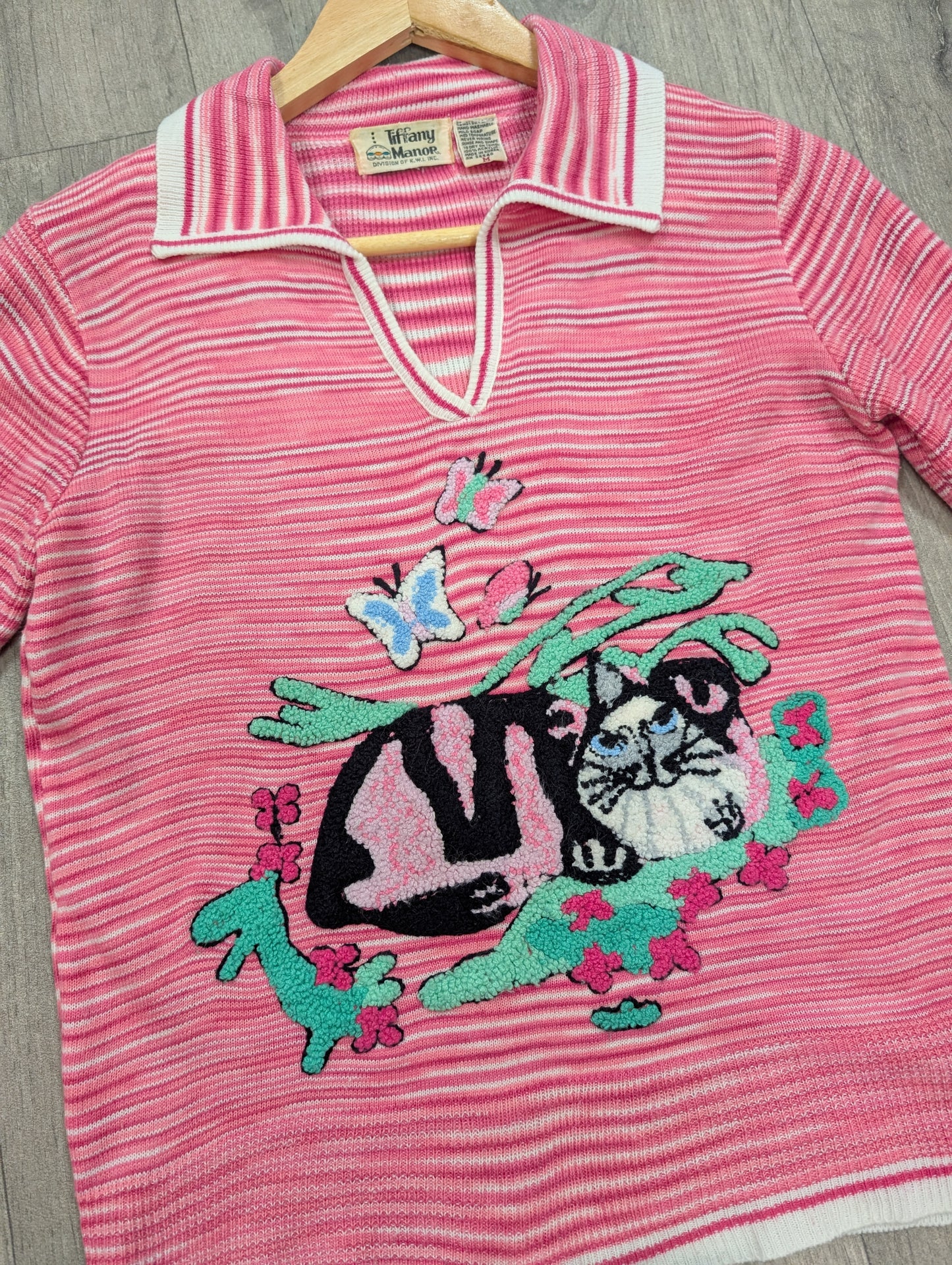 Adorable 1970s Tiffany Manor pink cat top - S